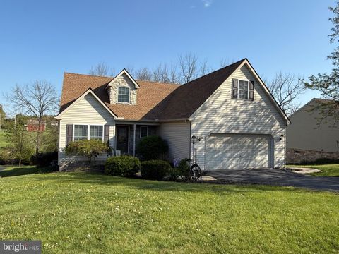 Photo of 126 Cranbrook Drive, DOVER, PA 17315 (MLS # PAYK2102108)