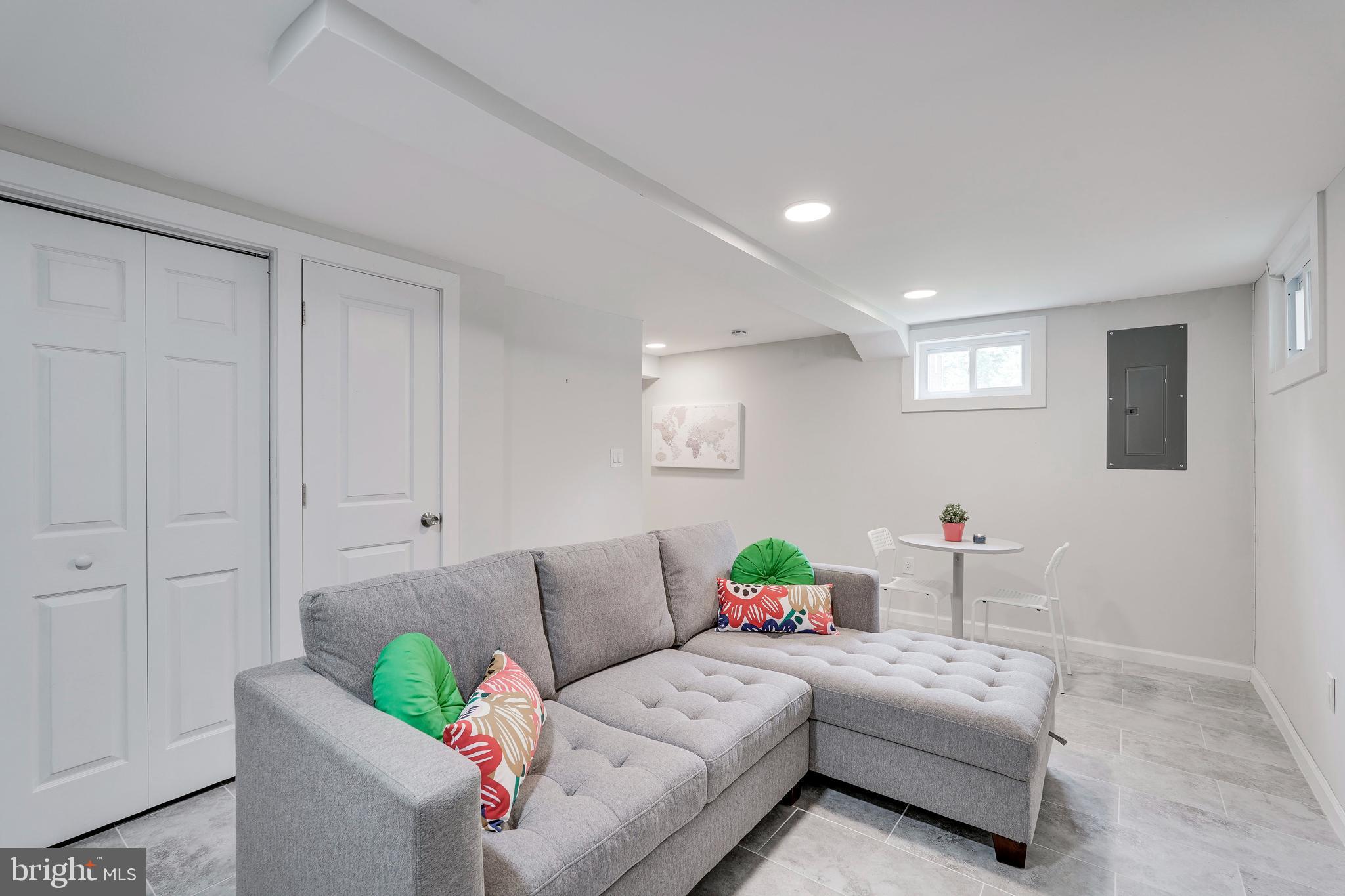 AVONDALE GROVE - Residential