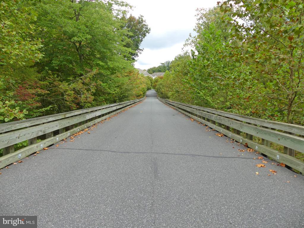 MACPHAIL WOODS - Residential