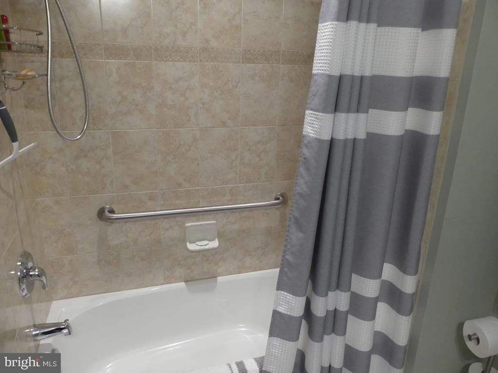 MACPHAIL WOODS - Residential