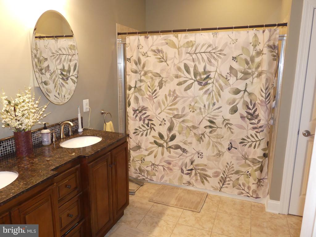 MACPHAIL WOODS - Residential