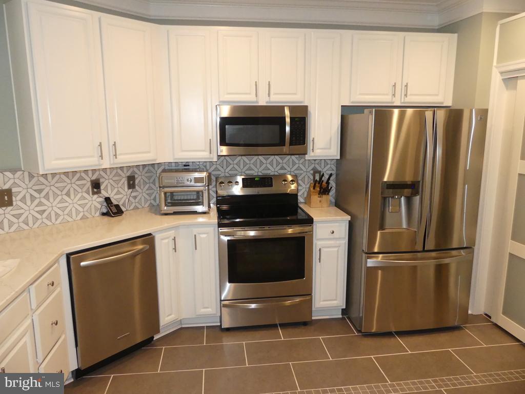 MACPHAIL WOODS - Residential