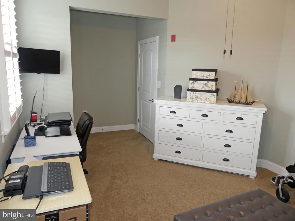 MACPHAIL WOODS - Residential