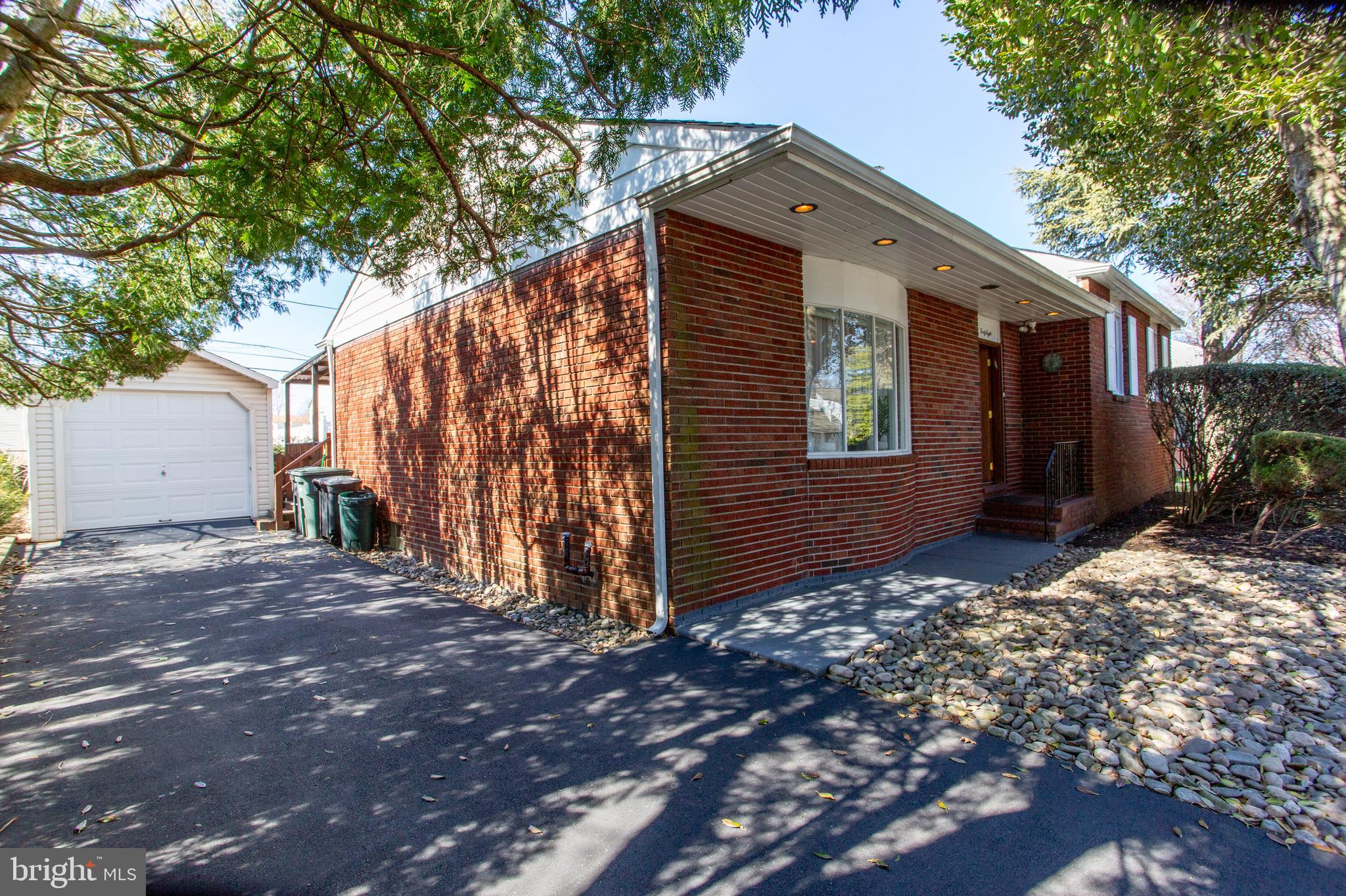 FEASTERVILLE HGTS - Residential