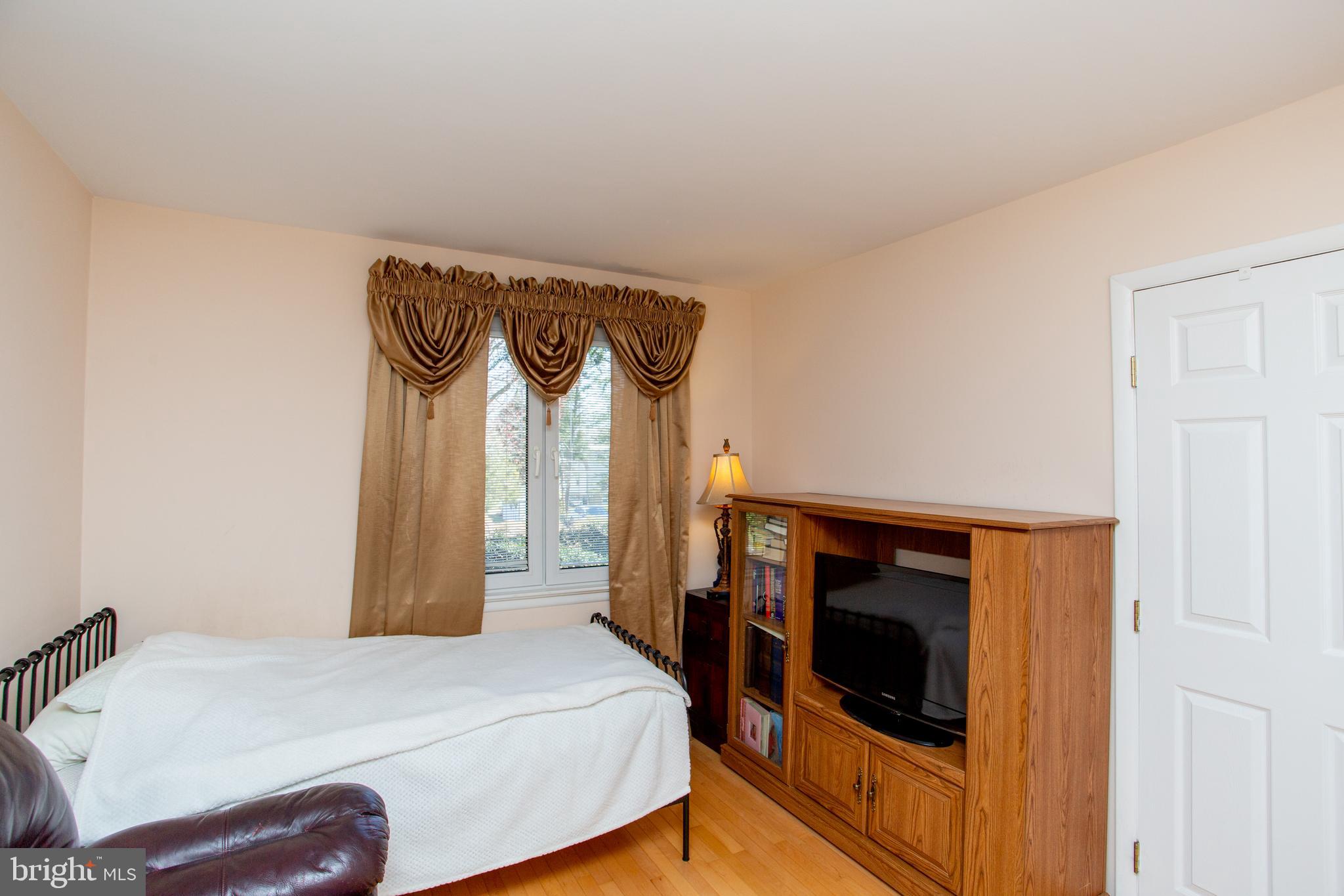 FEASTERVILLE HGTS - Residential