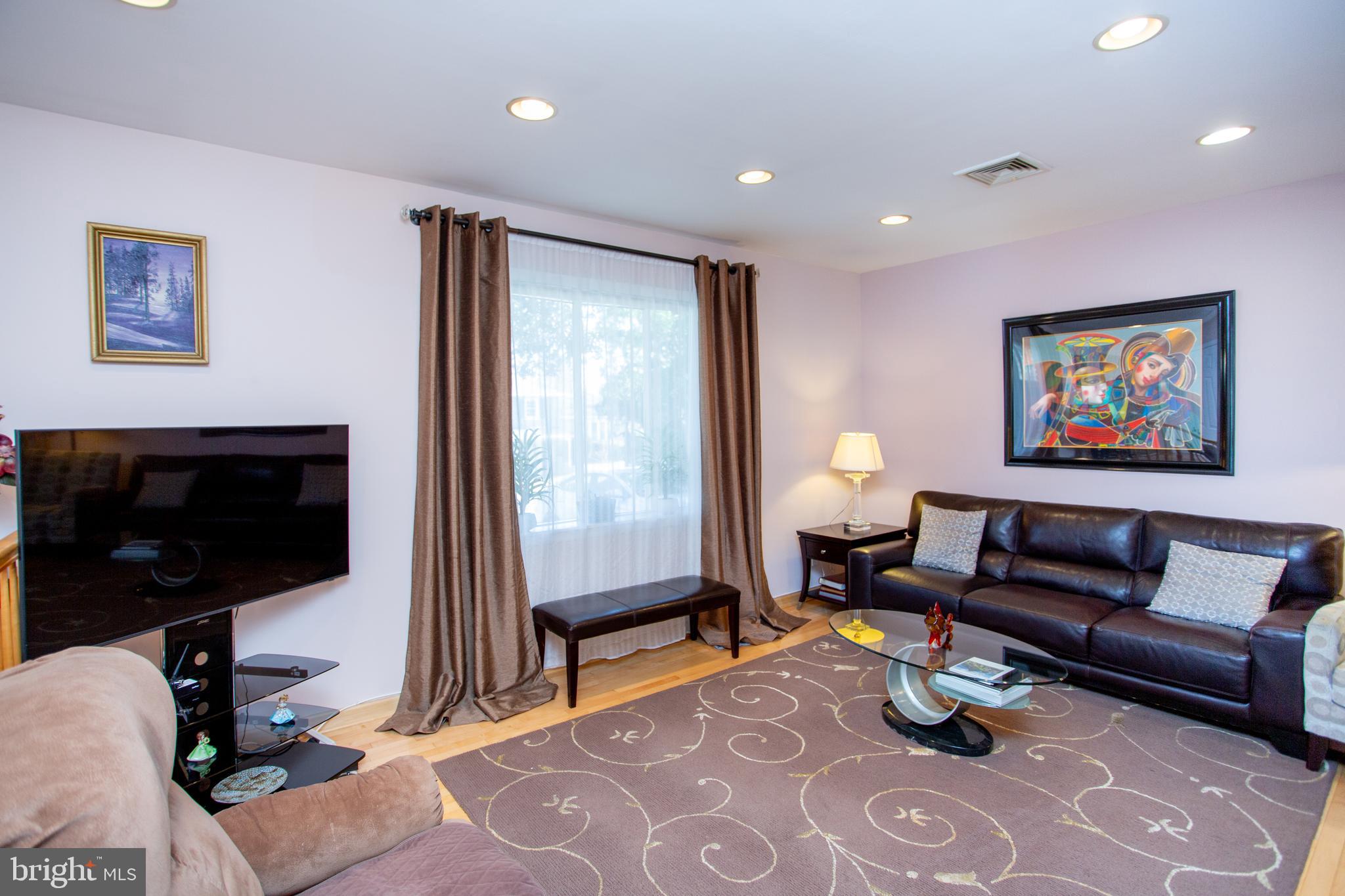 FEASTERVILLE HGTS - Residential