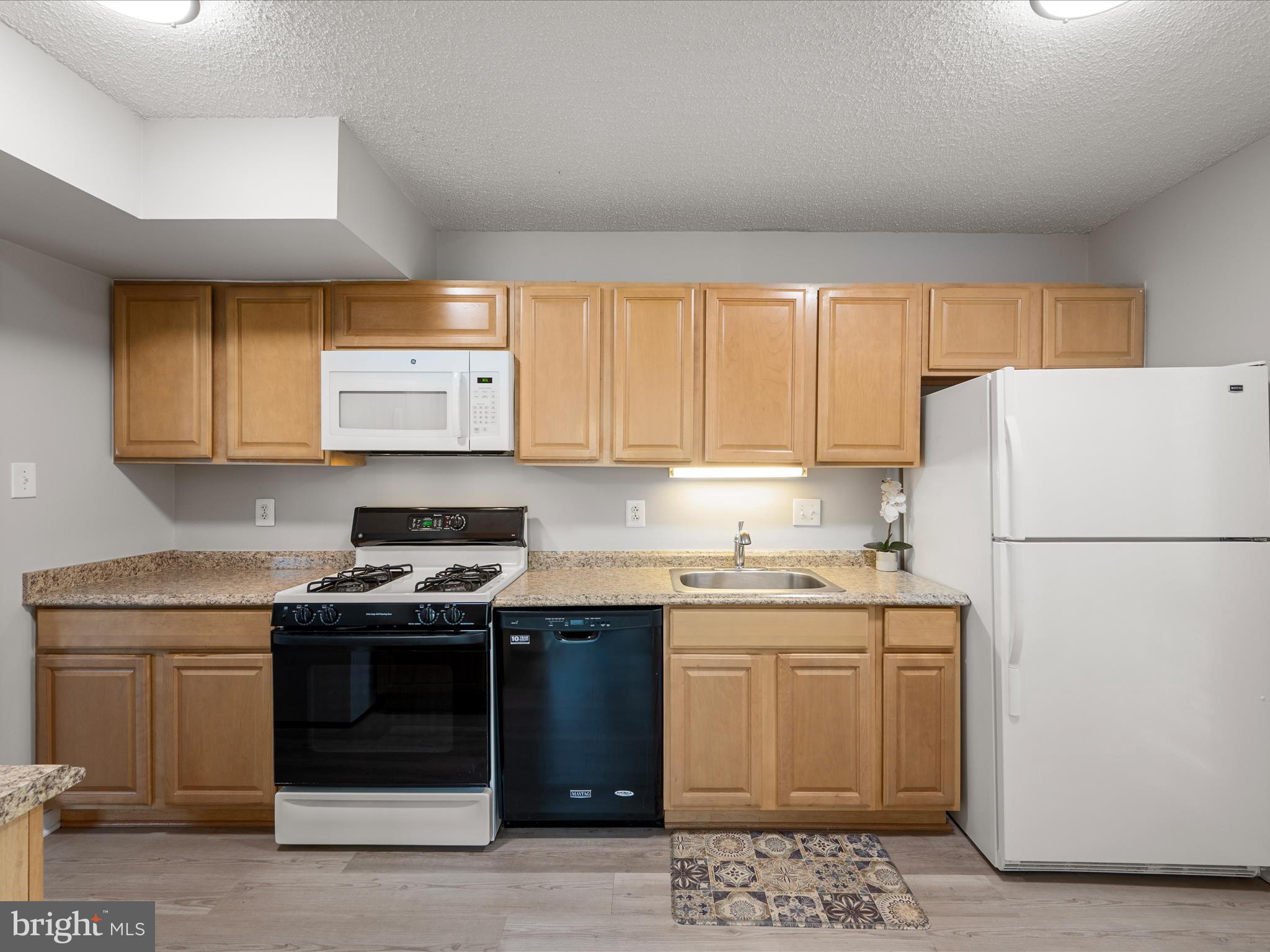 HUNTERS WOODS VILLAGE - Residential