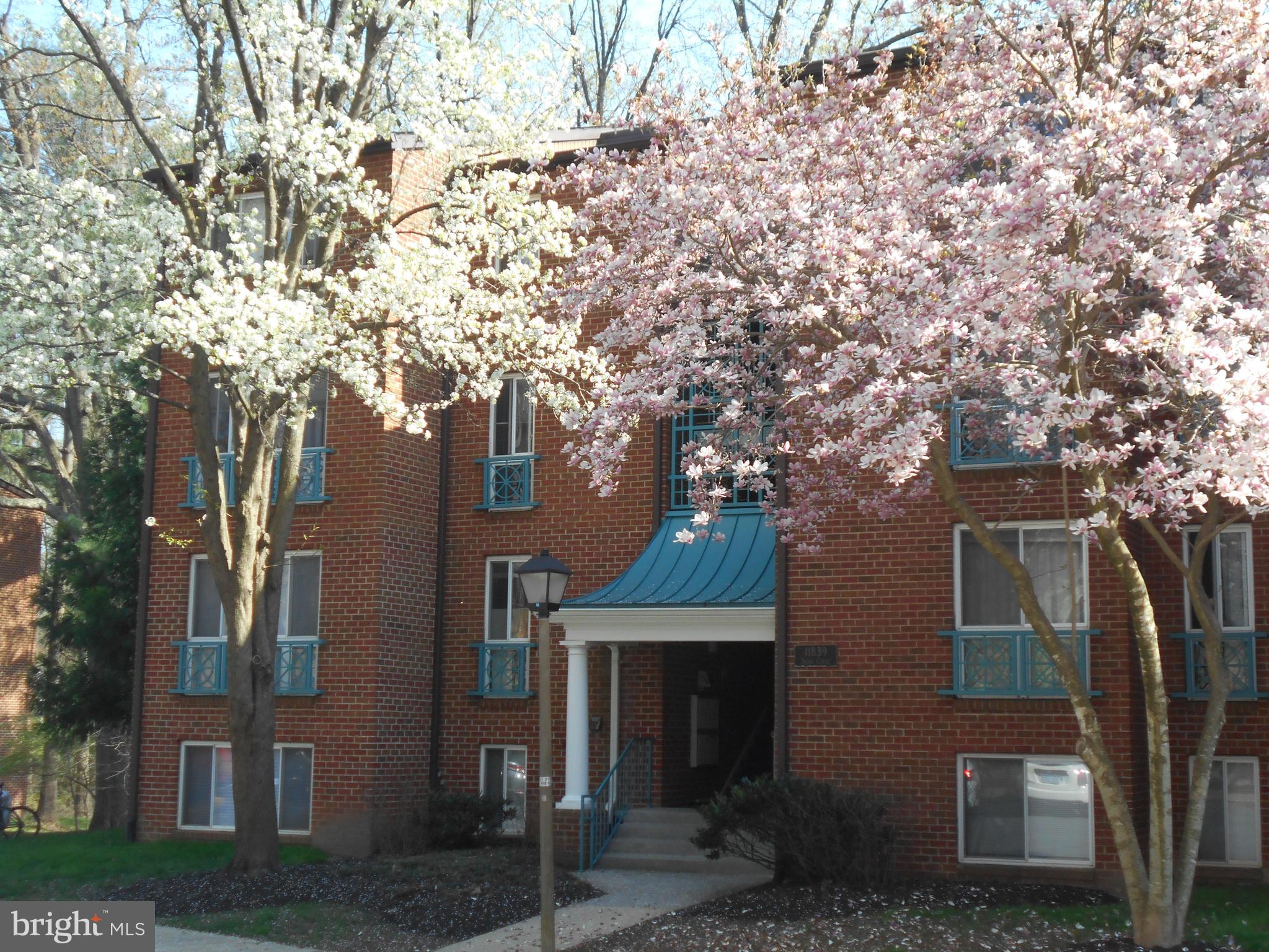 HUNTERS WOODS VILLAGE - Residential