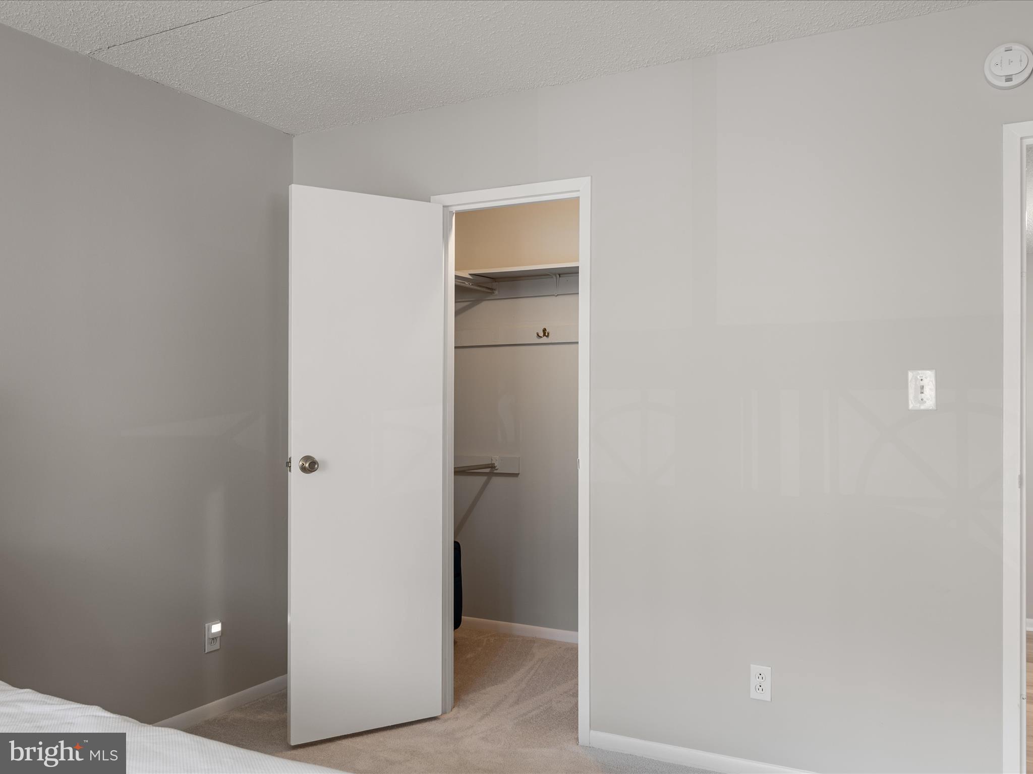 HUNTERS WOODS VILLAGE - Residential