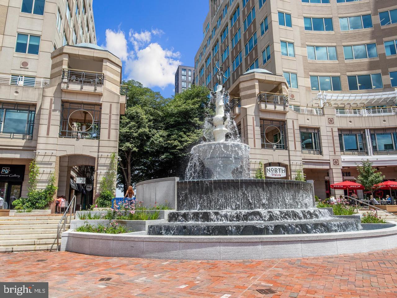 HUNTERS WOODS VILLAGE - Residential