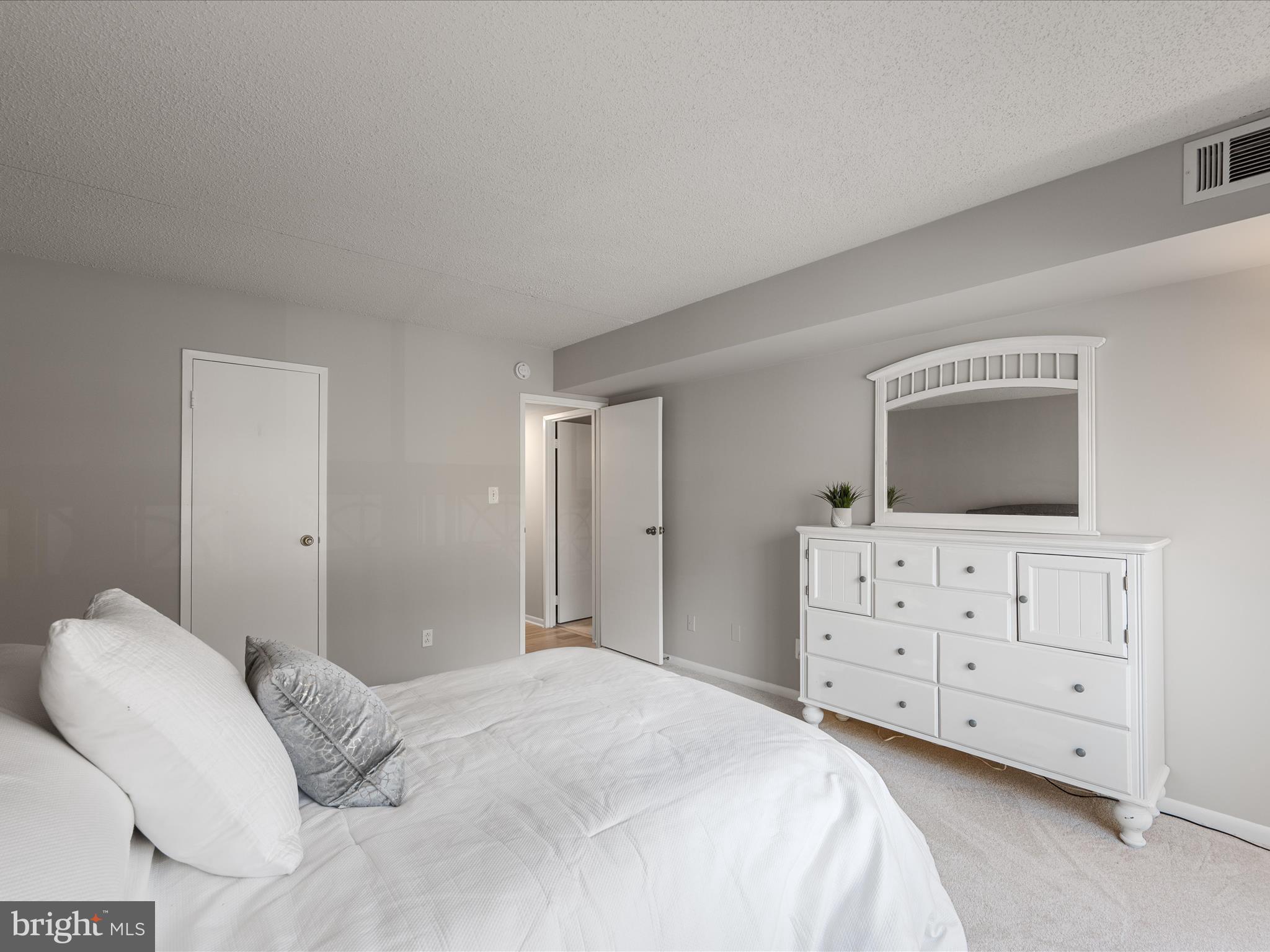 HUNTERS WOODS VILLAGE - Residential