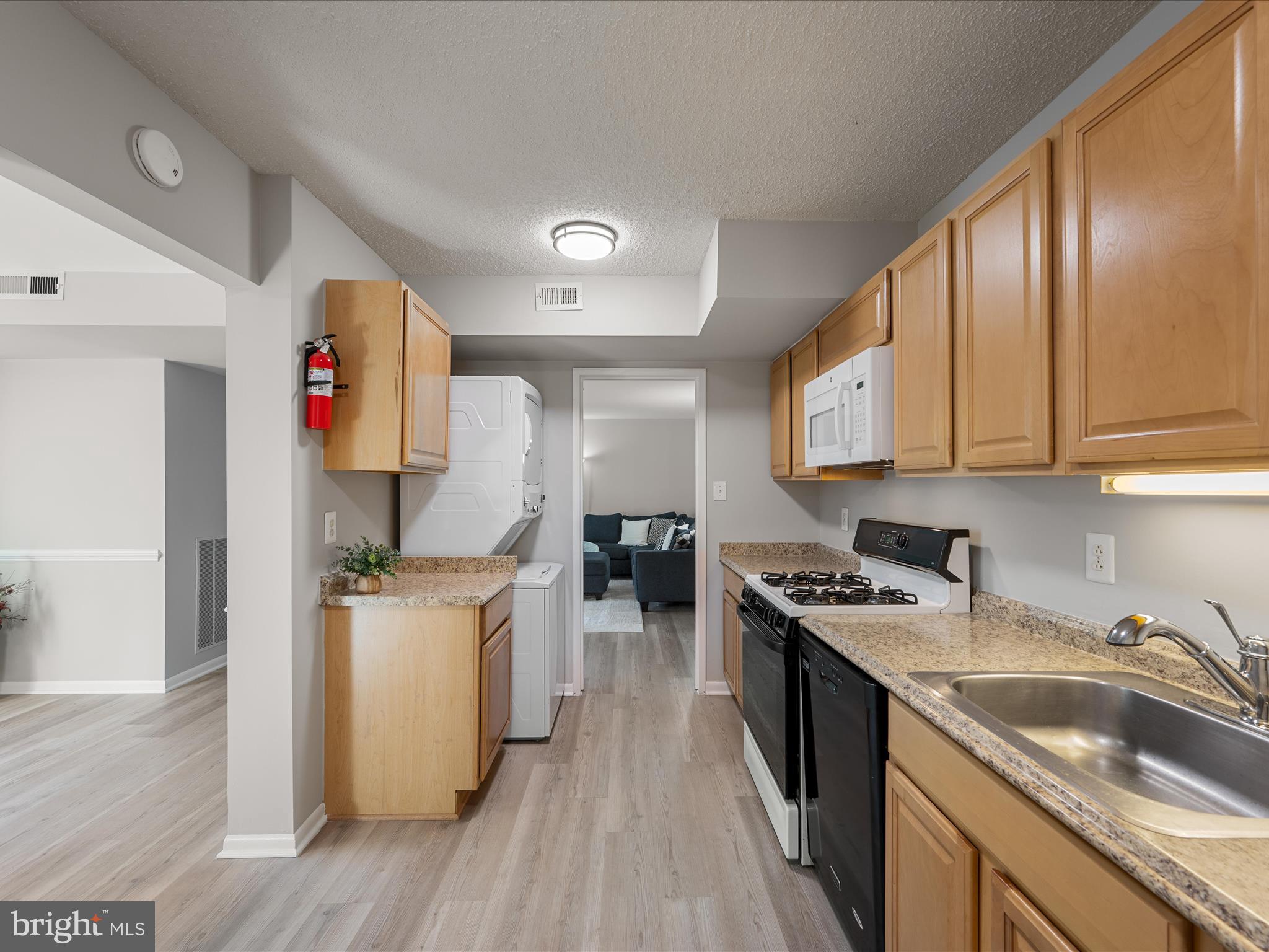 HUNTERS WOODS VILLAGE - Residential