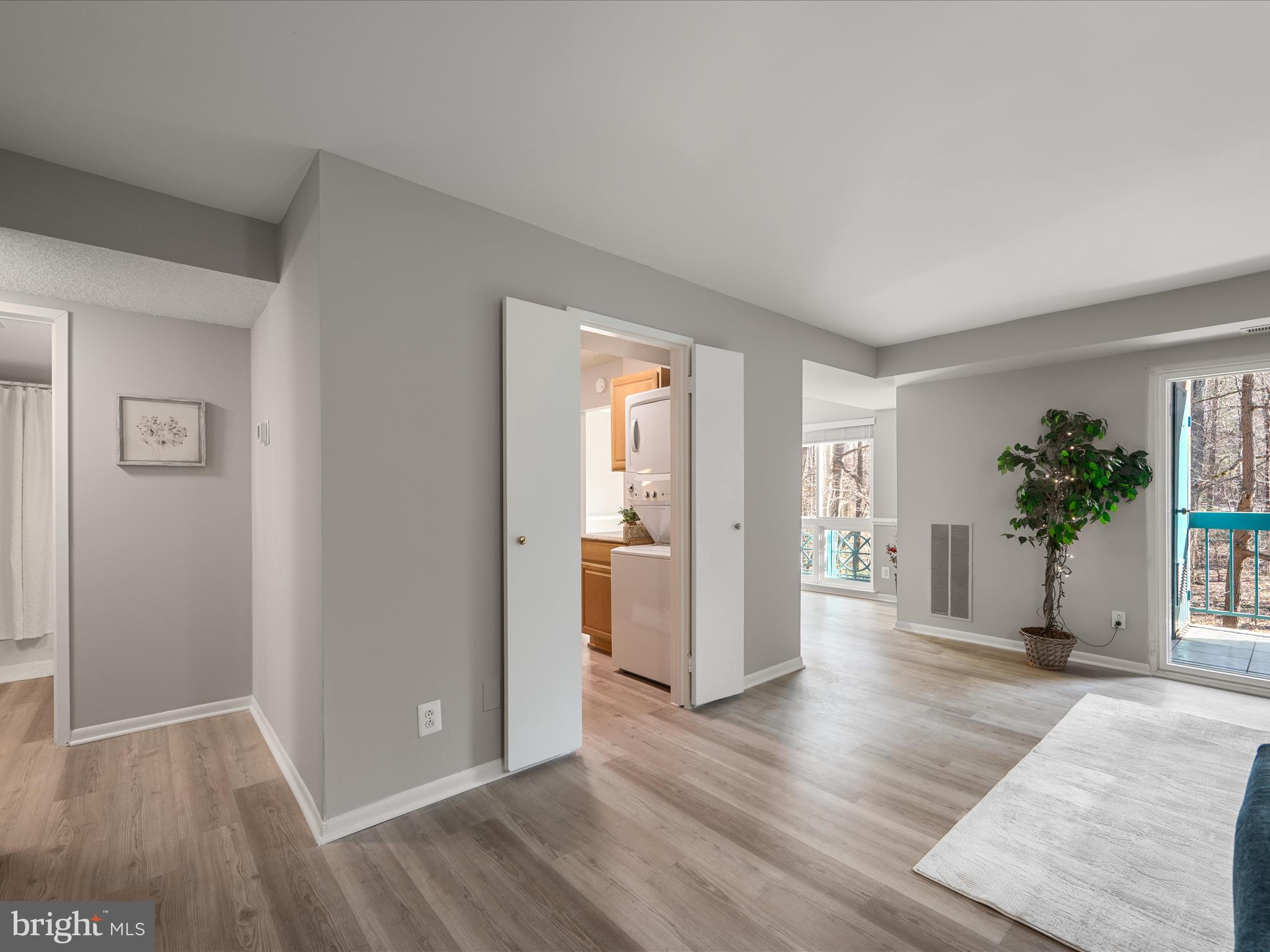 HUNTERS WOODS VILLAGE - Residential