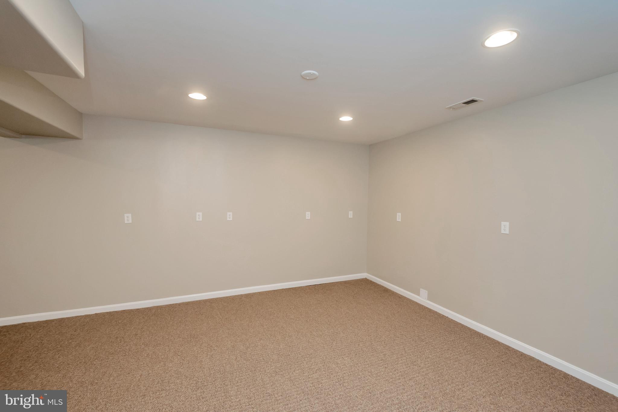 RIVER RIDGE ESTATES - Residential