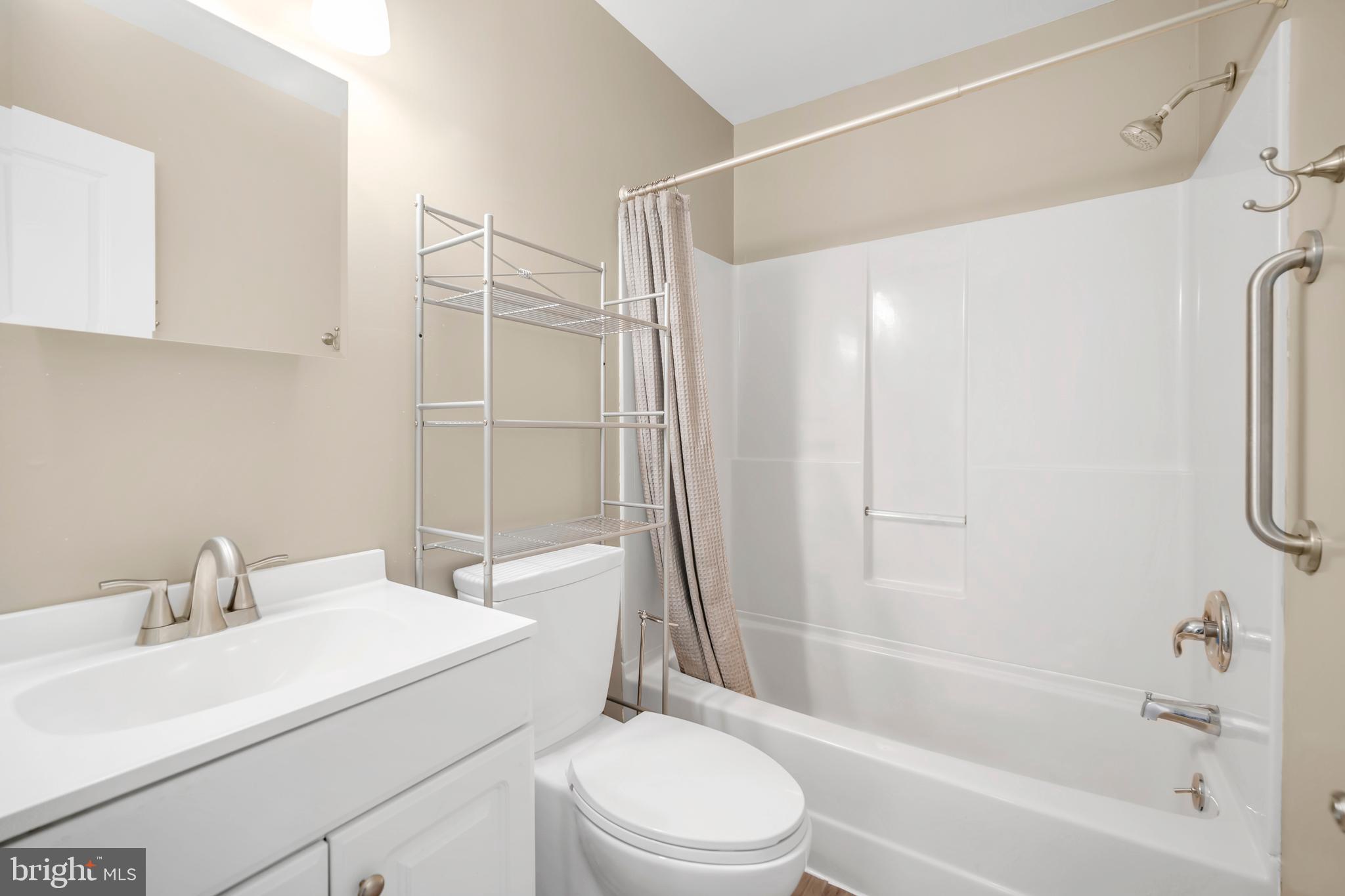 YORKTOWN - Residential