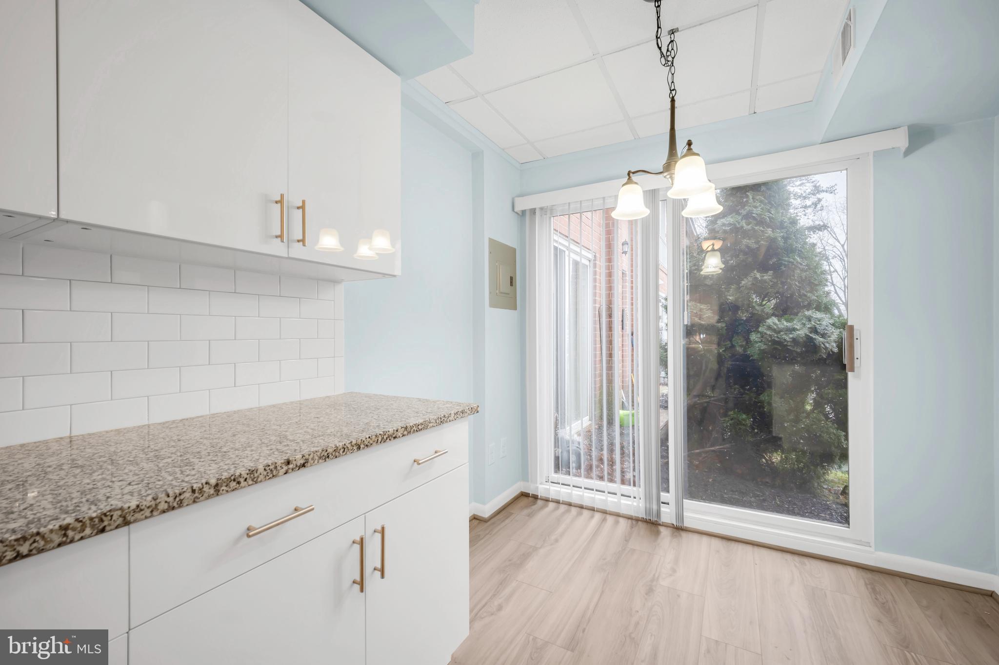 YORKTOWN - Residential