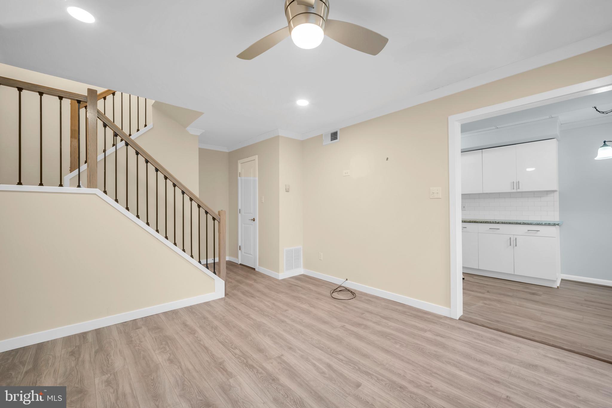 YORKTOWN - Residential