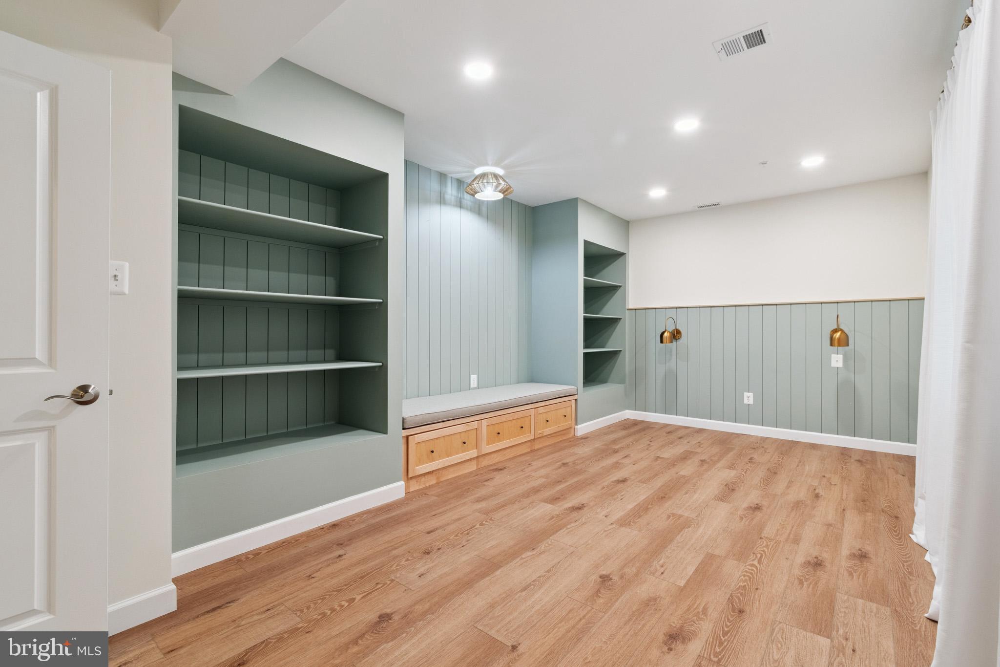 MAPLE LAWN - Residential