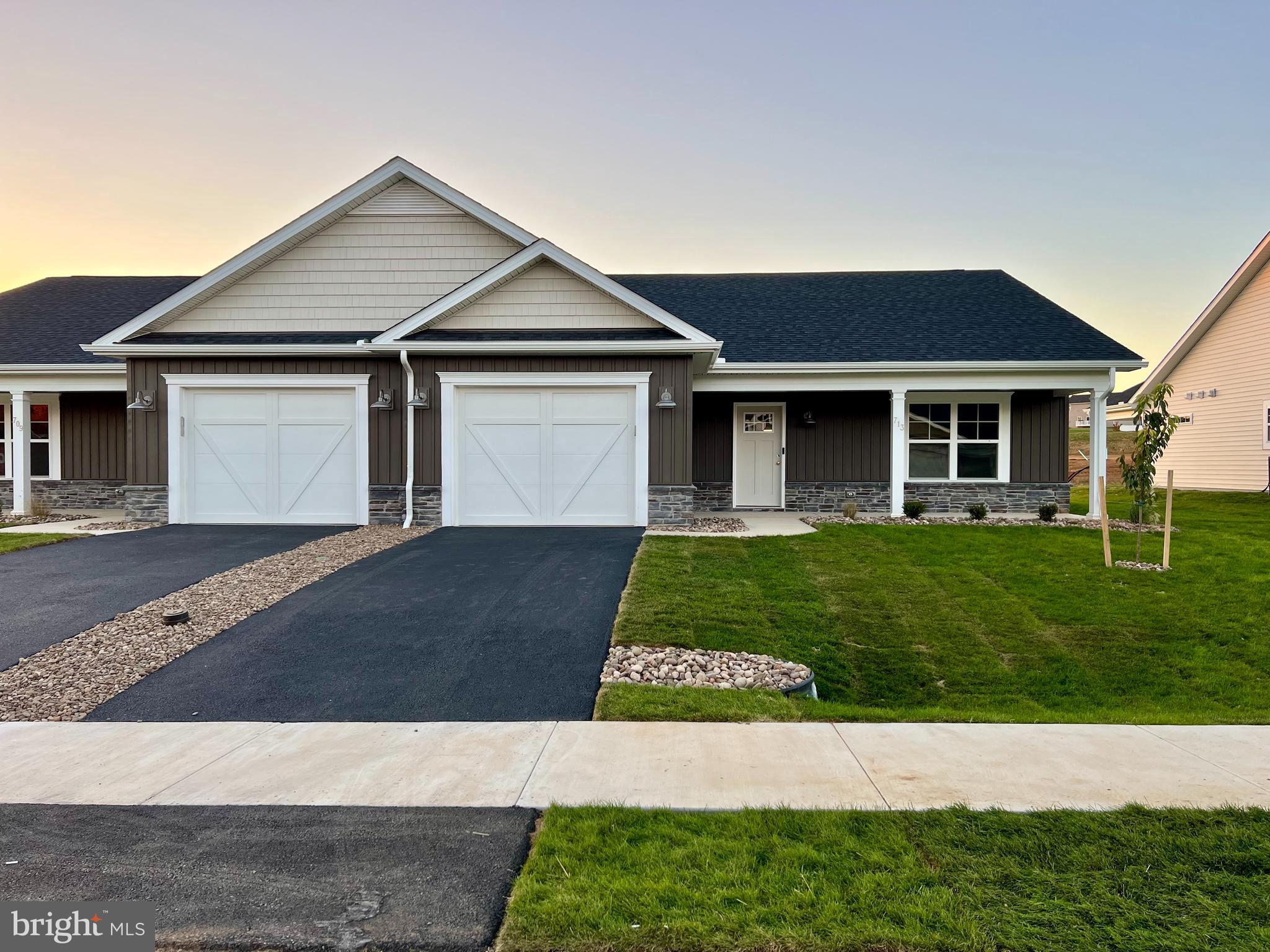 CARDINAL POINTE - Residential