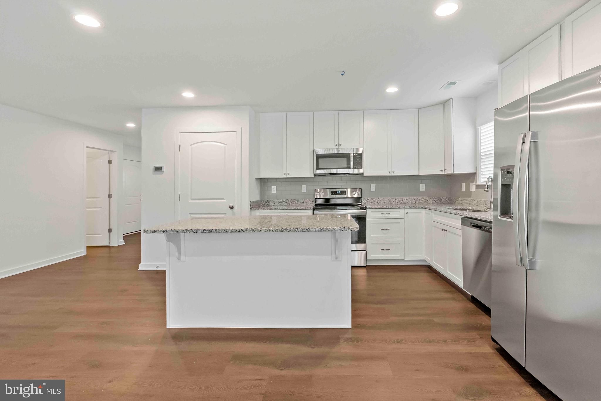 CARDINAL POINTE - Residential