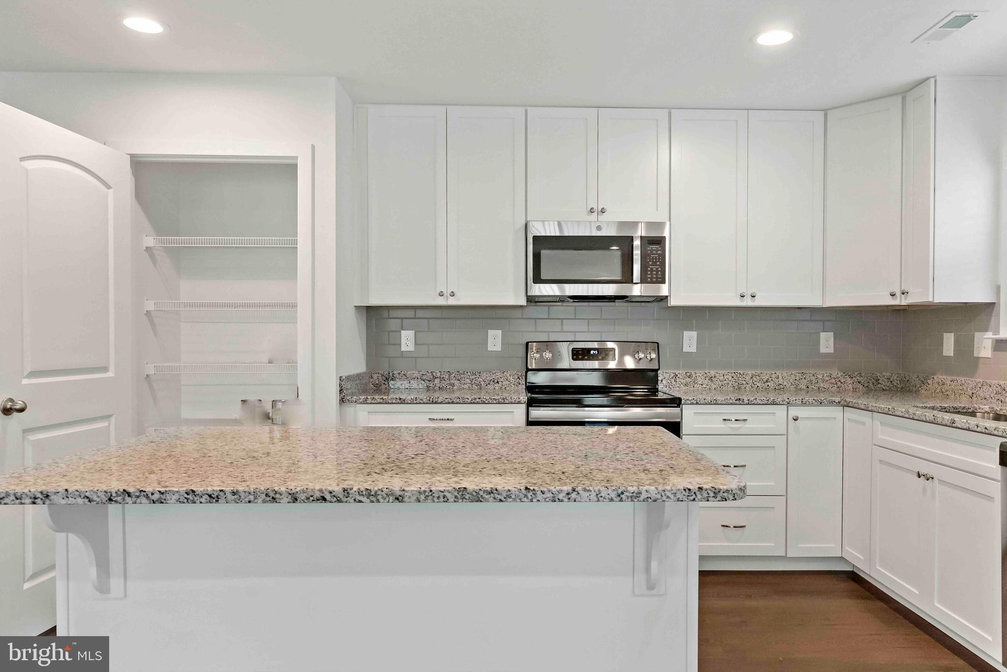 CARDINAL POINTE - Residential