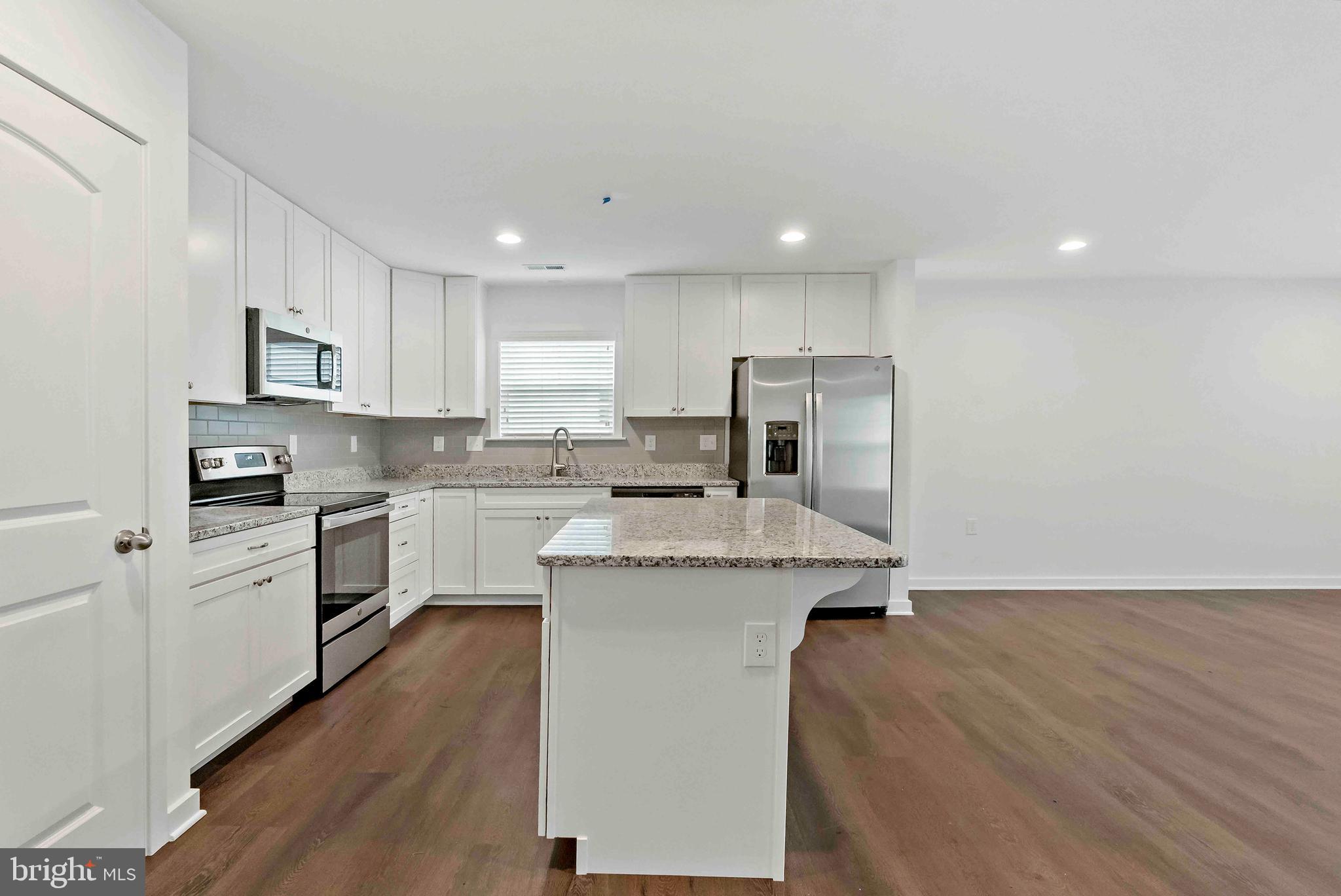 CARDINAL POINTE - Residential