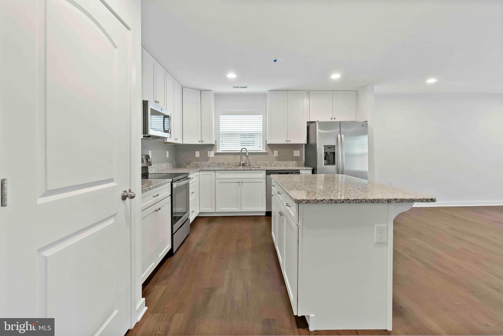 CARDINAL POINTE - Residential