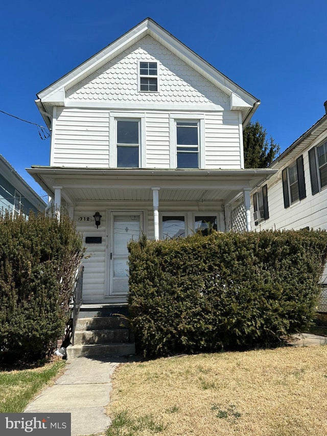 712 W KING STREET