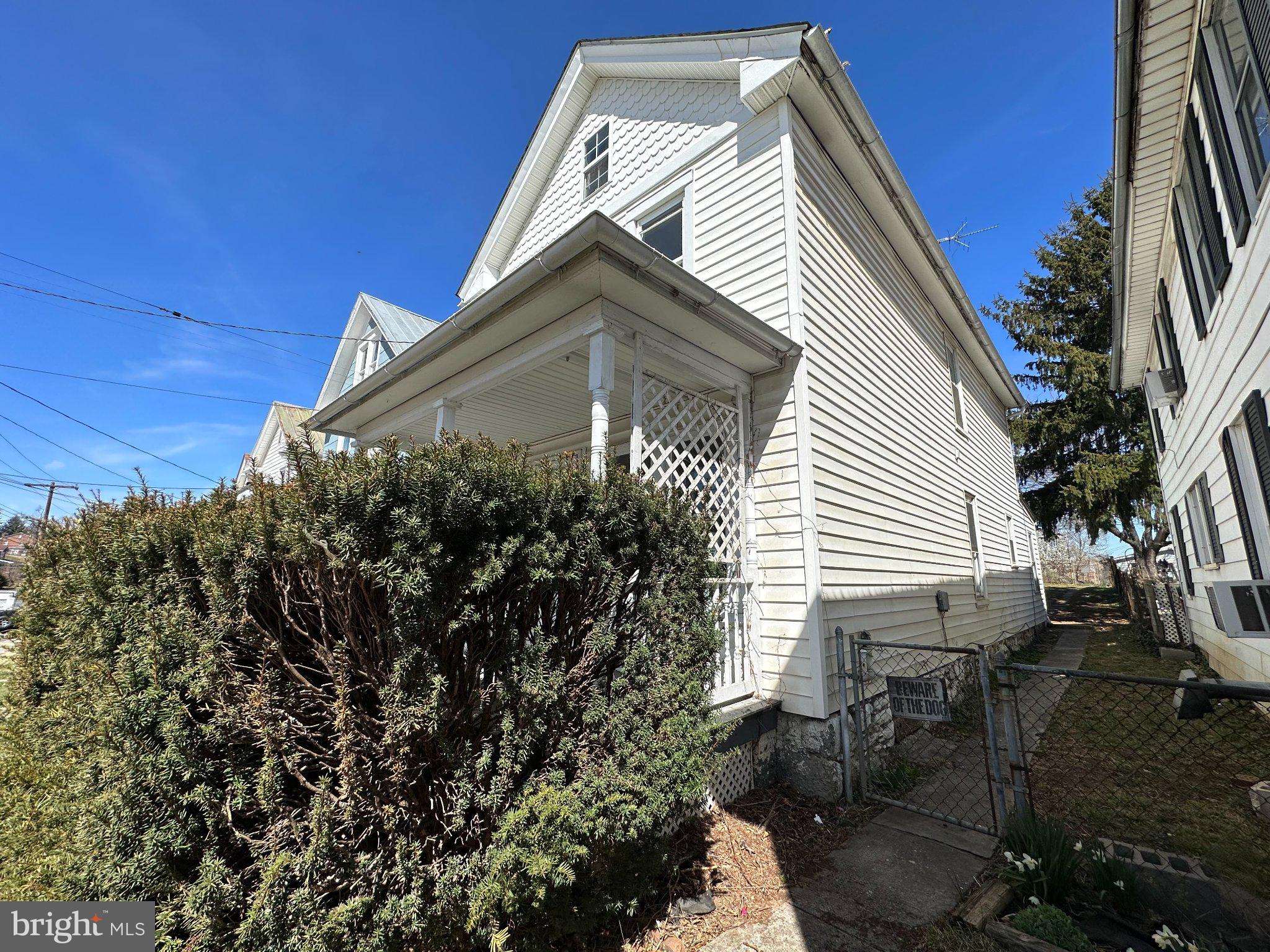712 W KING STREET - Photo 2