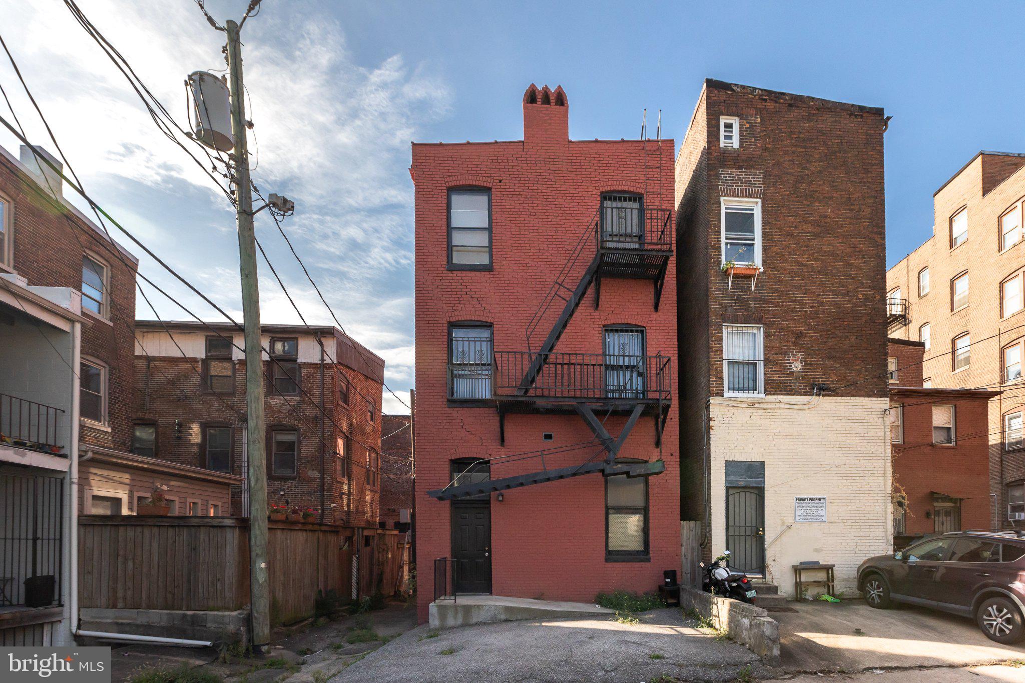 14 E READ STREET