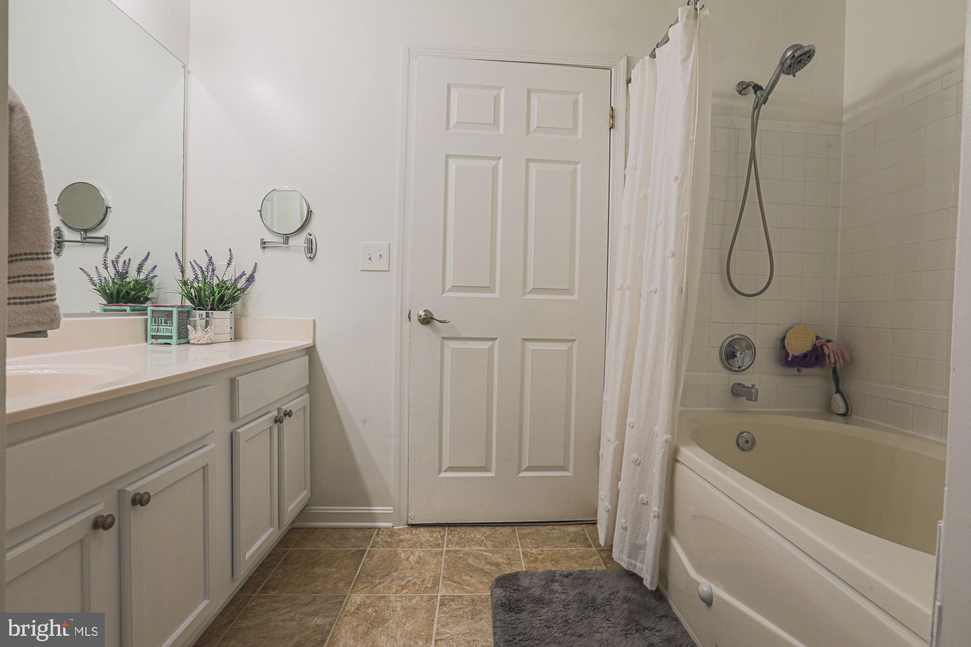 BRISTOL PARK - Residential