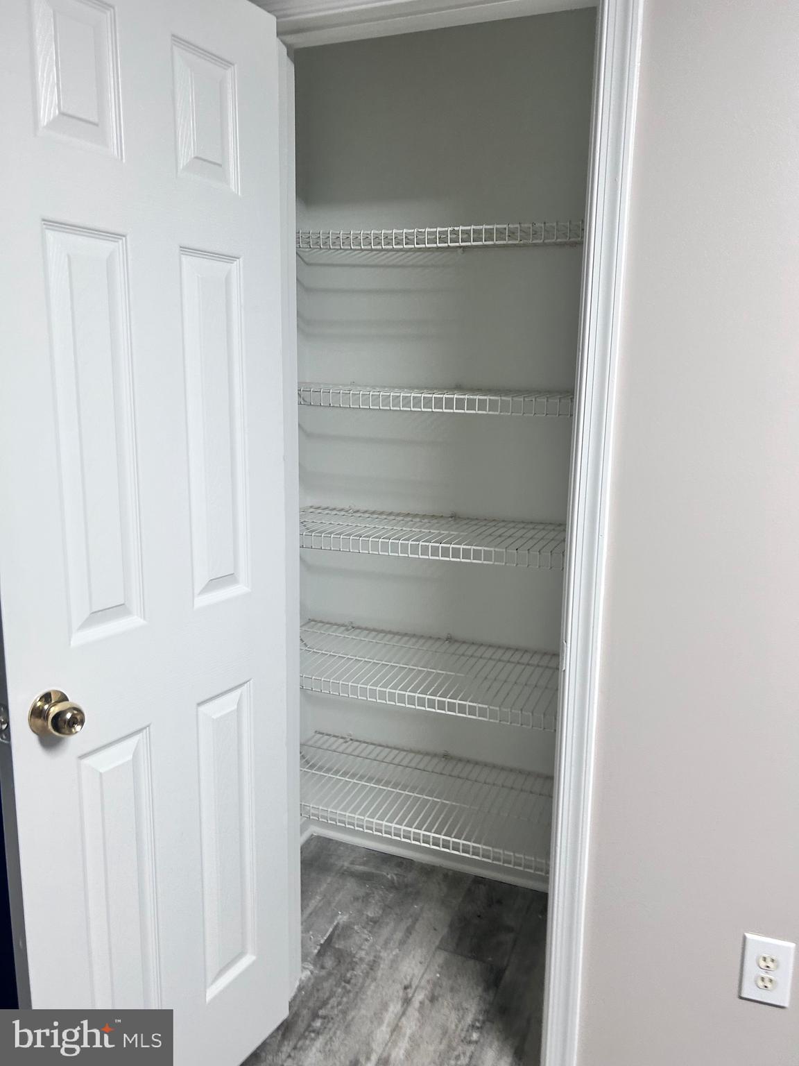 SEVEN OAKS - Residential Lease