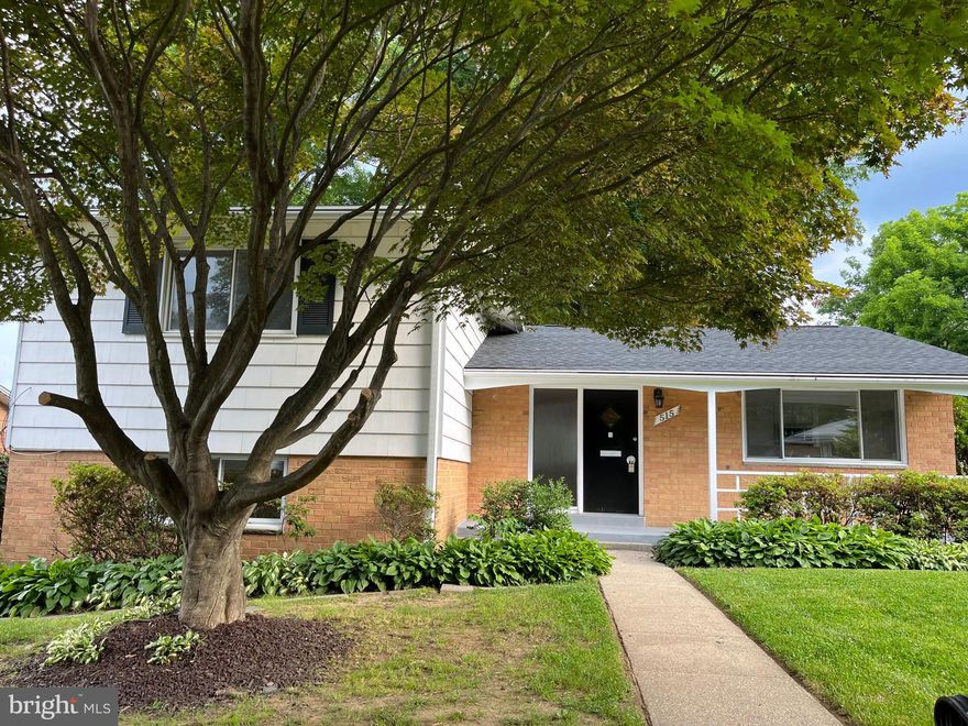 Back on market, buyer couldn’t get financing.
PRICE REDUCED $80,000!  I repeat PRICE REDUCED $80,000!  Appraised value is $680,000. 
Watch your buyer fall in love w/this renovated 4 bedrooms, 2 full bath & 1 half bath split level.  This sun-filled 4 -level split is HUGE about 3,000 square feet.   Features include: NEW roof, NEW kitchen w/cabinets, stainless steel appliances , granite counters, backsplash & flooring, NEW carpet, NEWER HVAC, NEWER hot water heater,  updated baths, fully finished basement, hardwood floors on upper & main levels, fresh paint, bump out on main level, large fenced back yard, brick patio, shed & more!  Perfect location--close to DC, 495 & shopping.