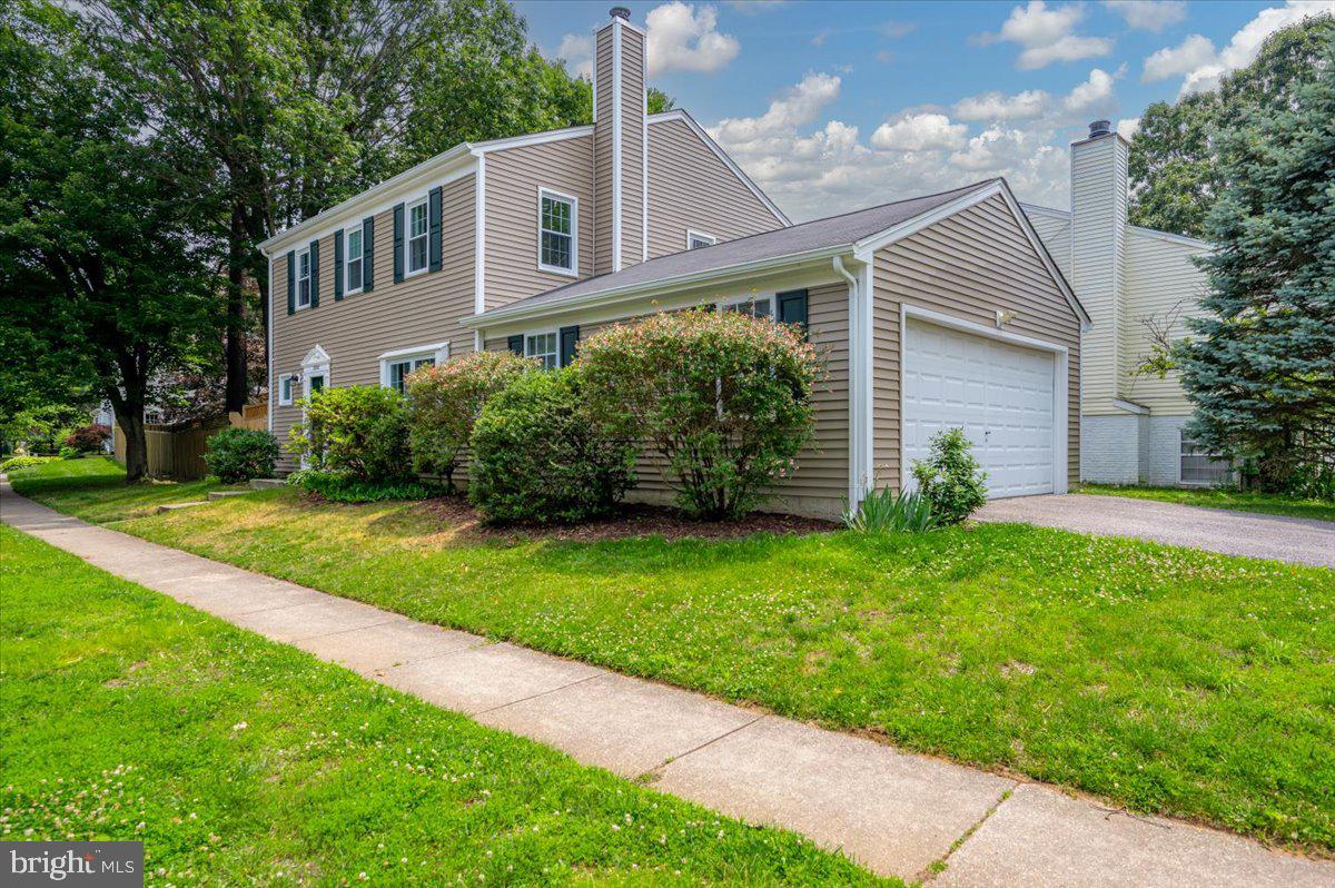 2333 DARTMOUTH LANE