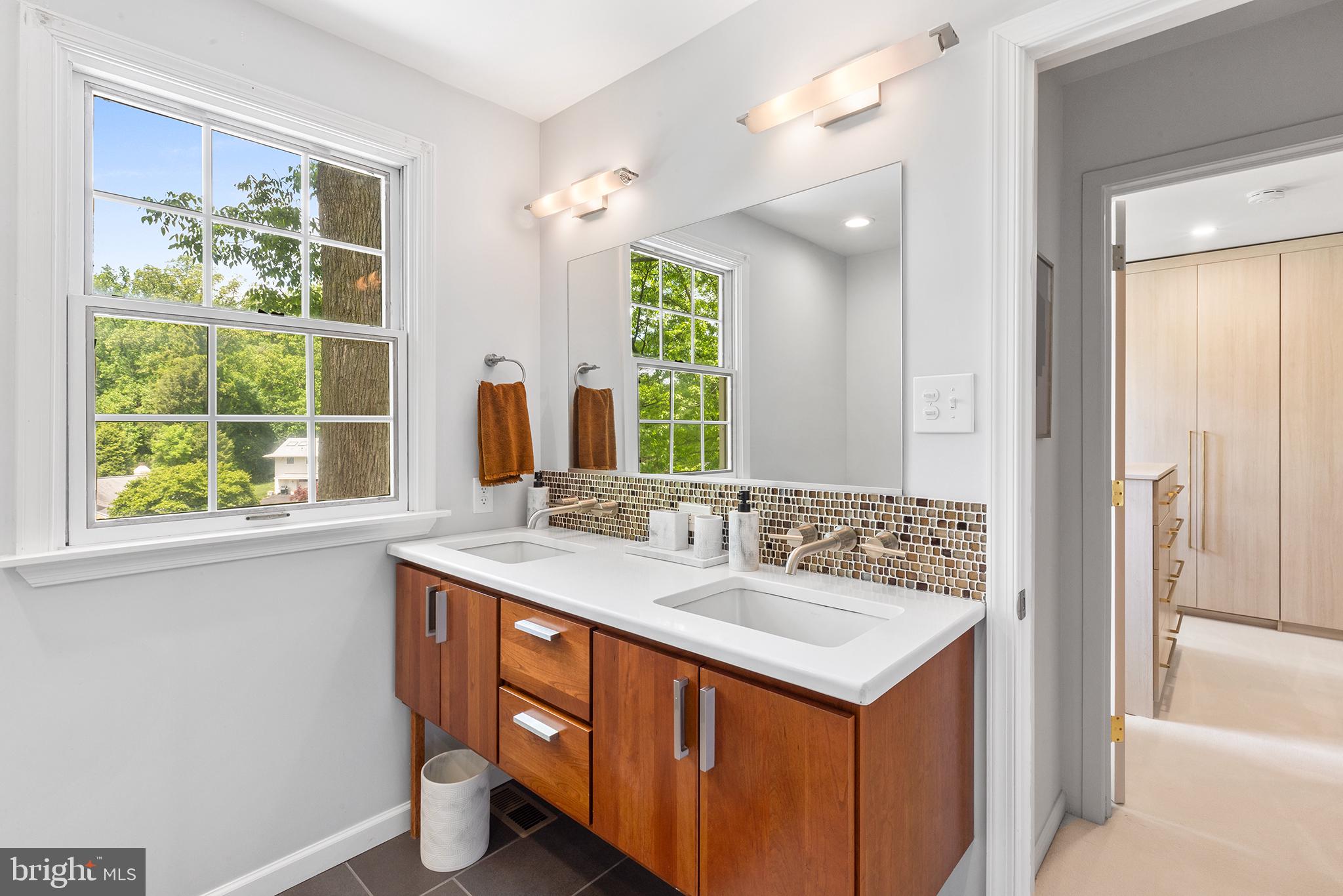 MEADOWBROOK - Residential