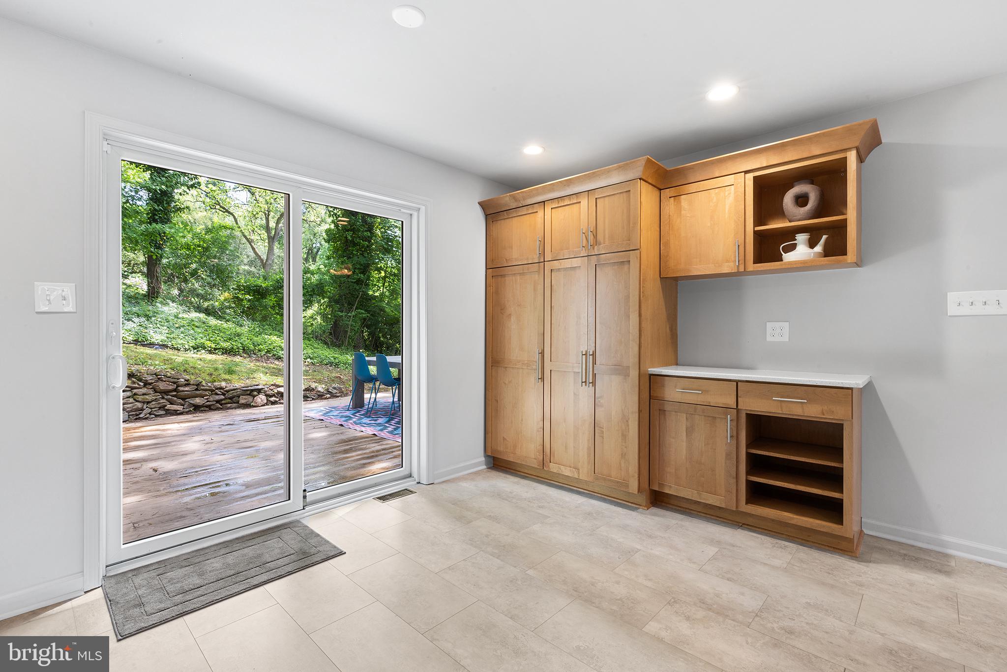 MEADOWBROOK - Residential