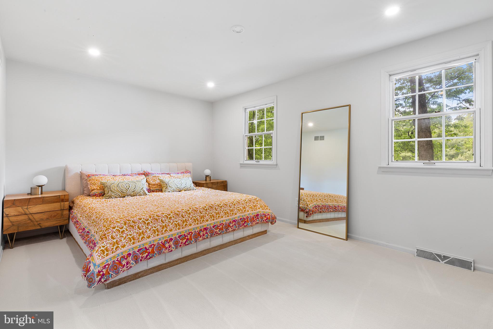 MEADOWBROOK - Residential