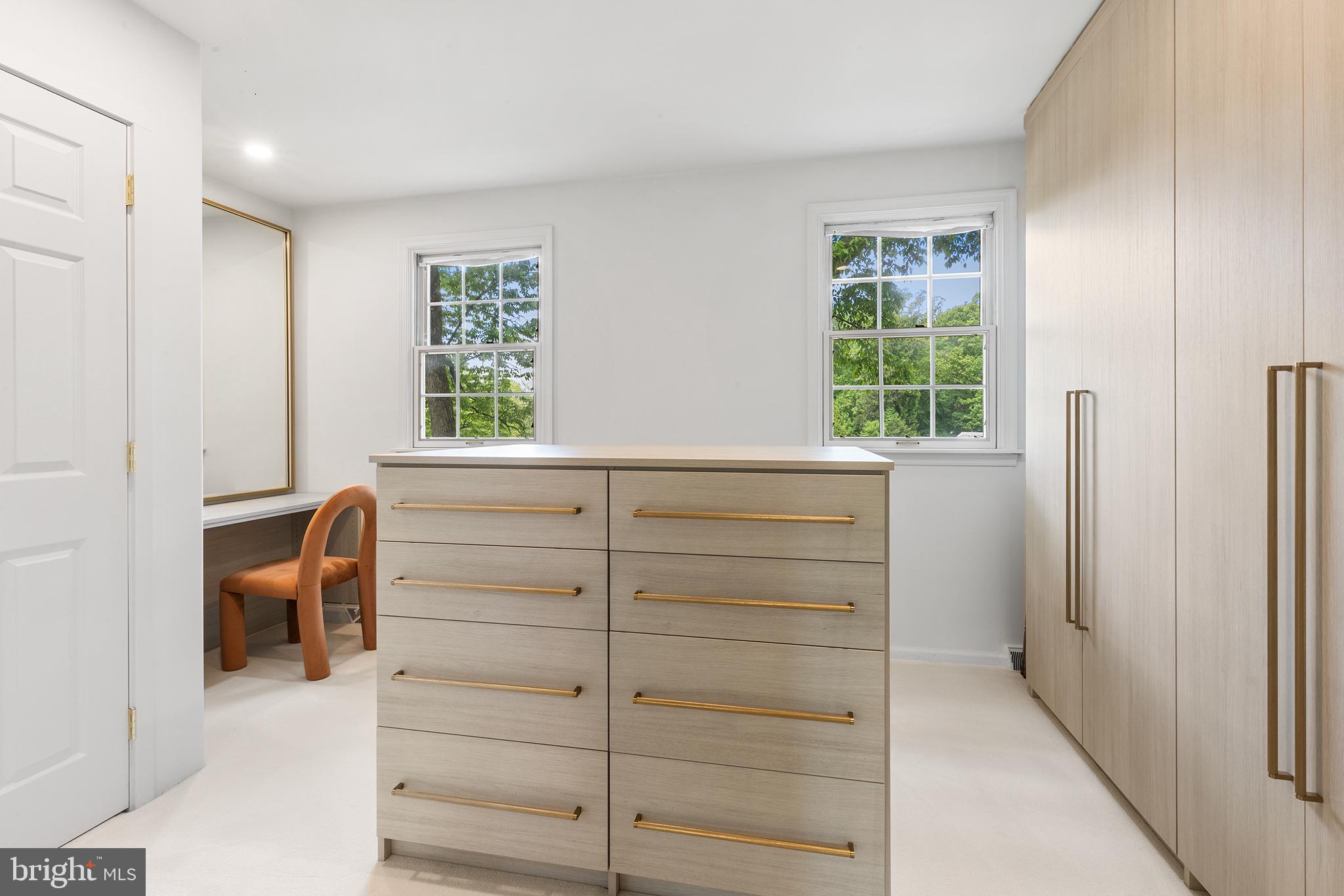 MEADOWBROOK - Residential