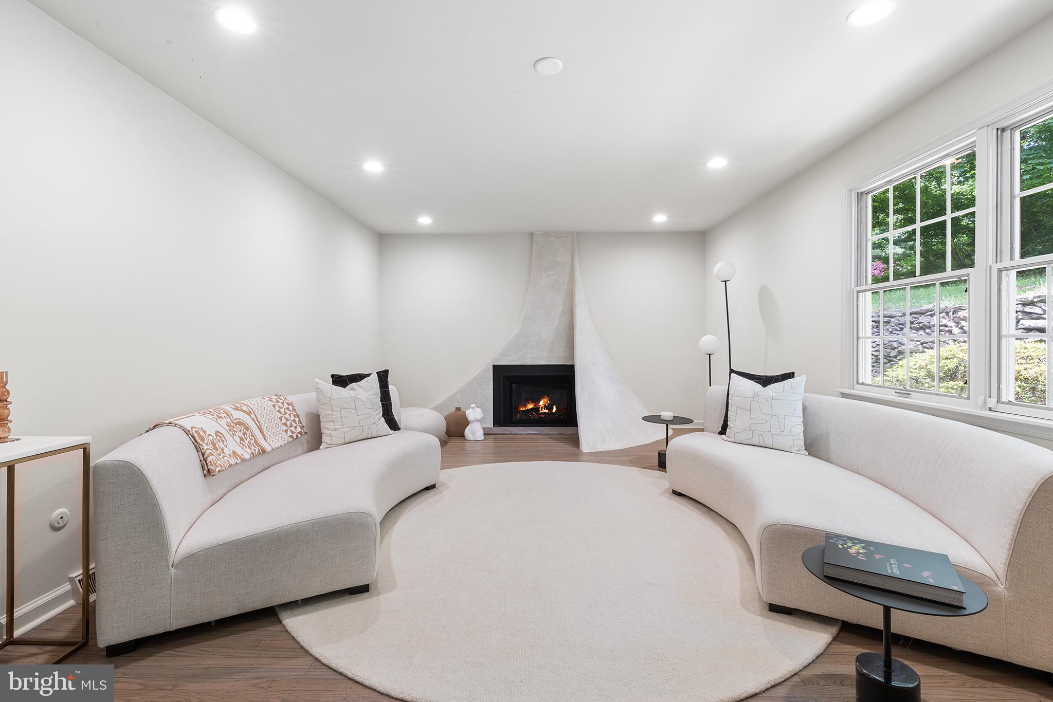 MEADOWBROOK - Residential