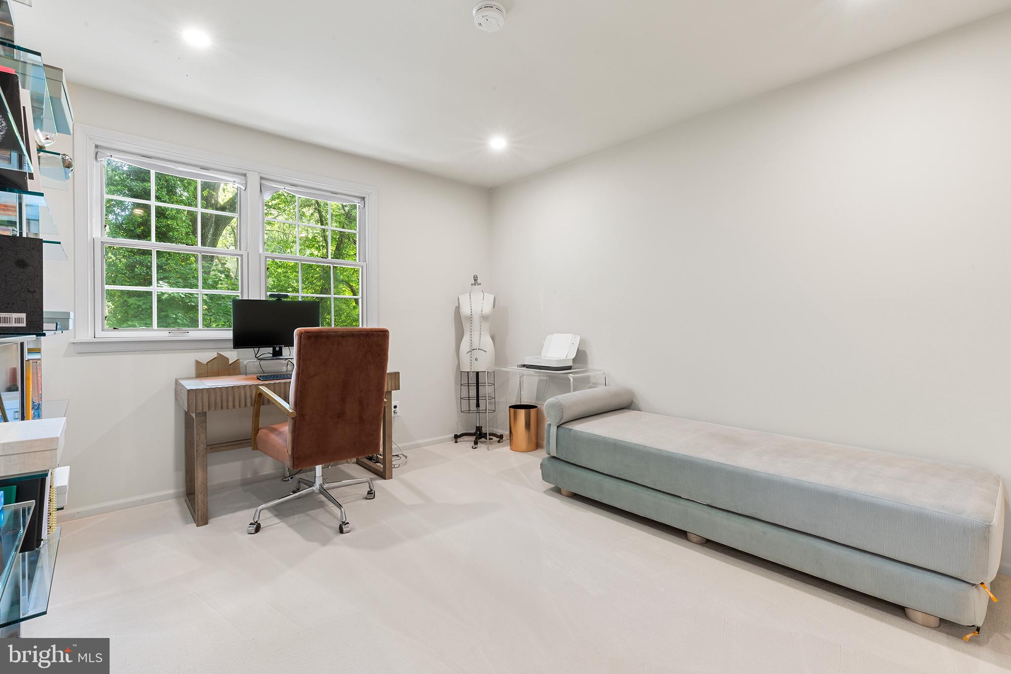 MEADOWBROOK - Residential