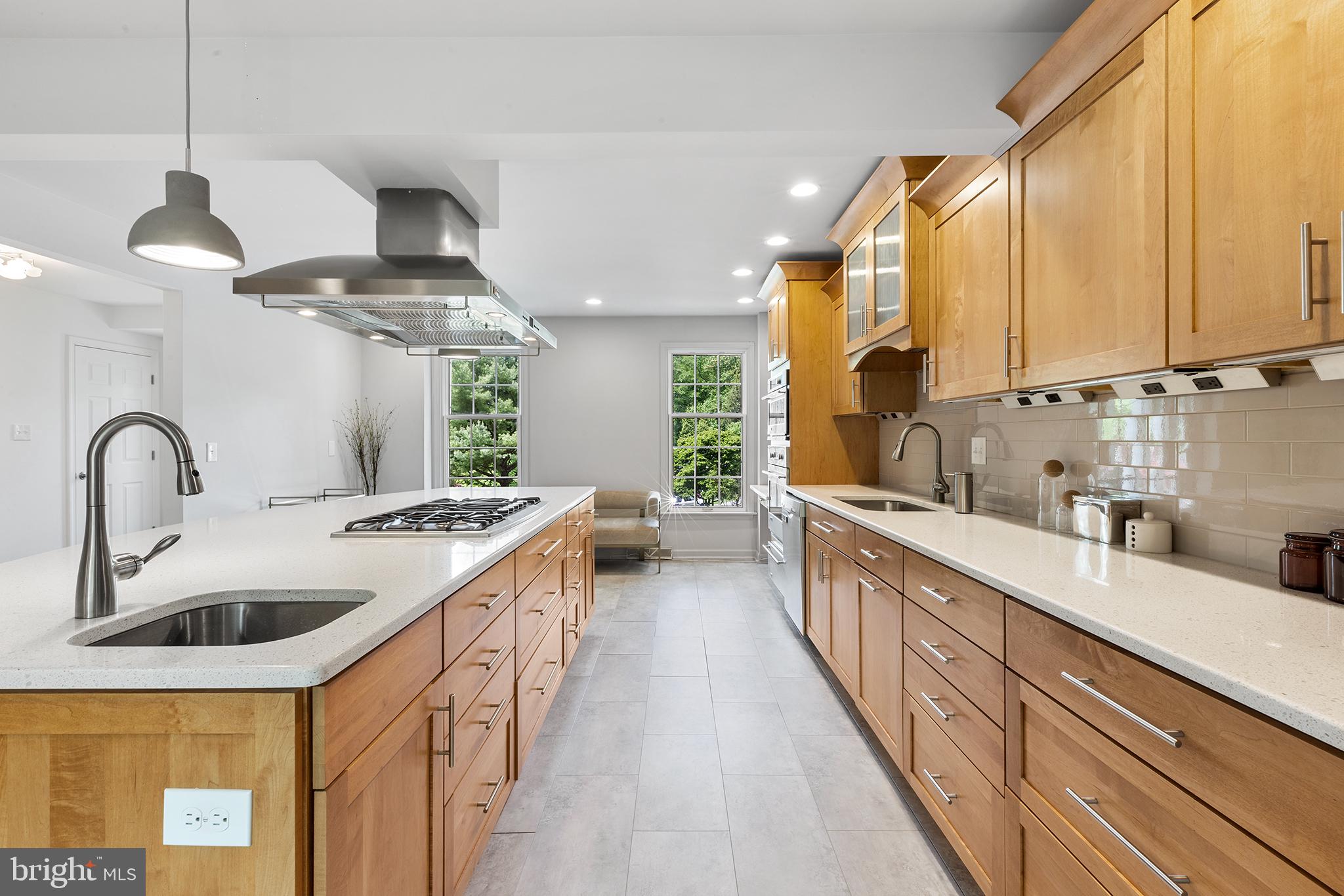 MEADOWBROOK - Residential