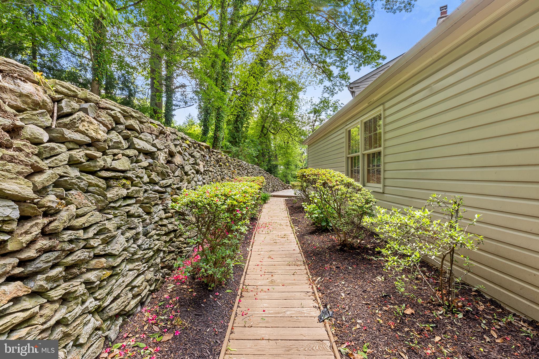 MEADOWBROOK - Residential