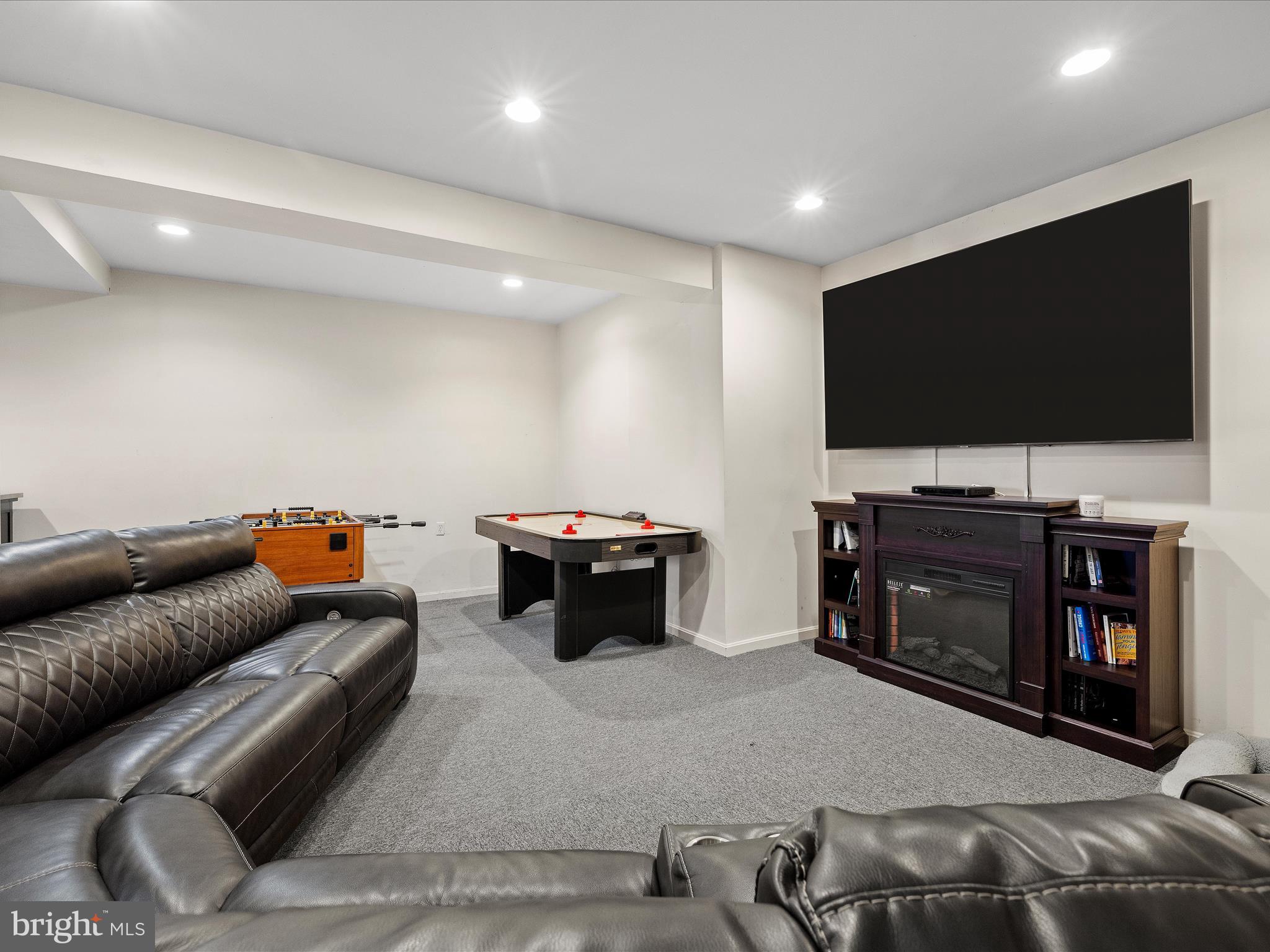 WINDSOR  MILL - Residential