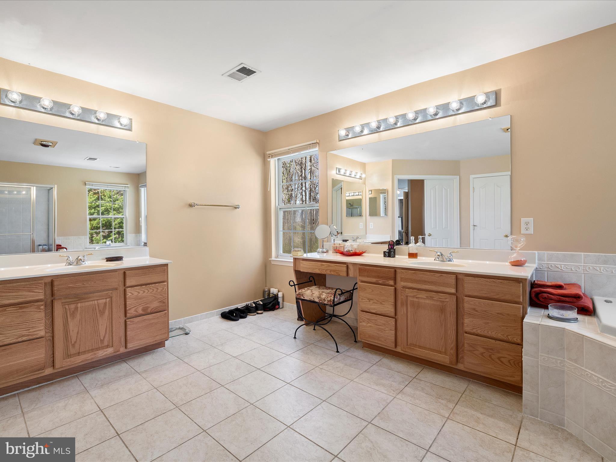 WINDSOR  MILL - Residential