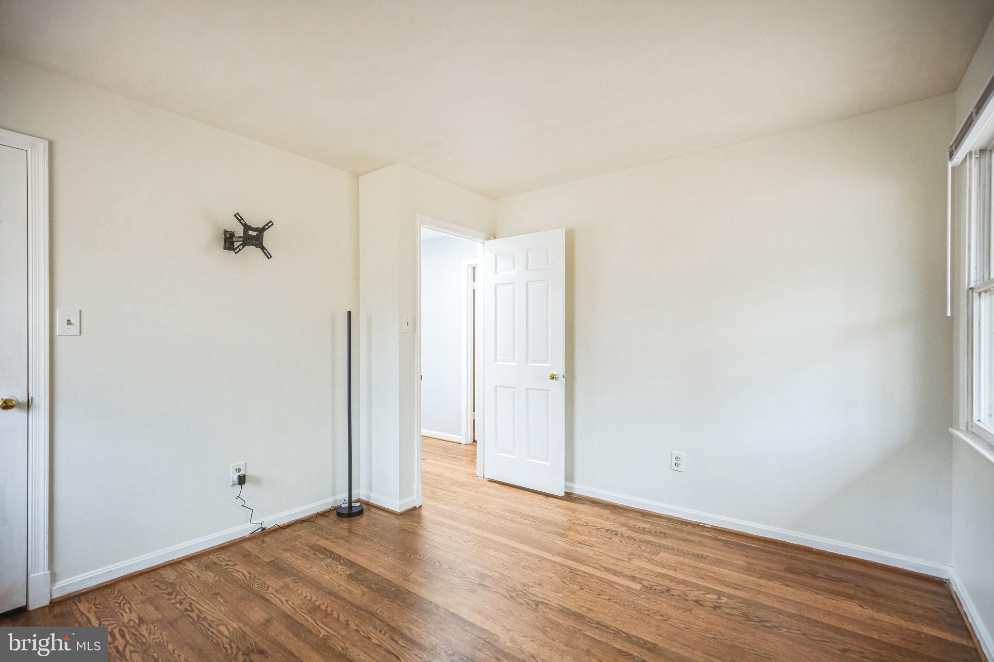 BROCK HALL - Residential