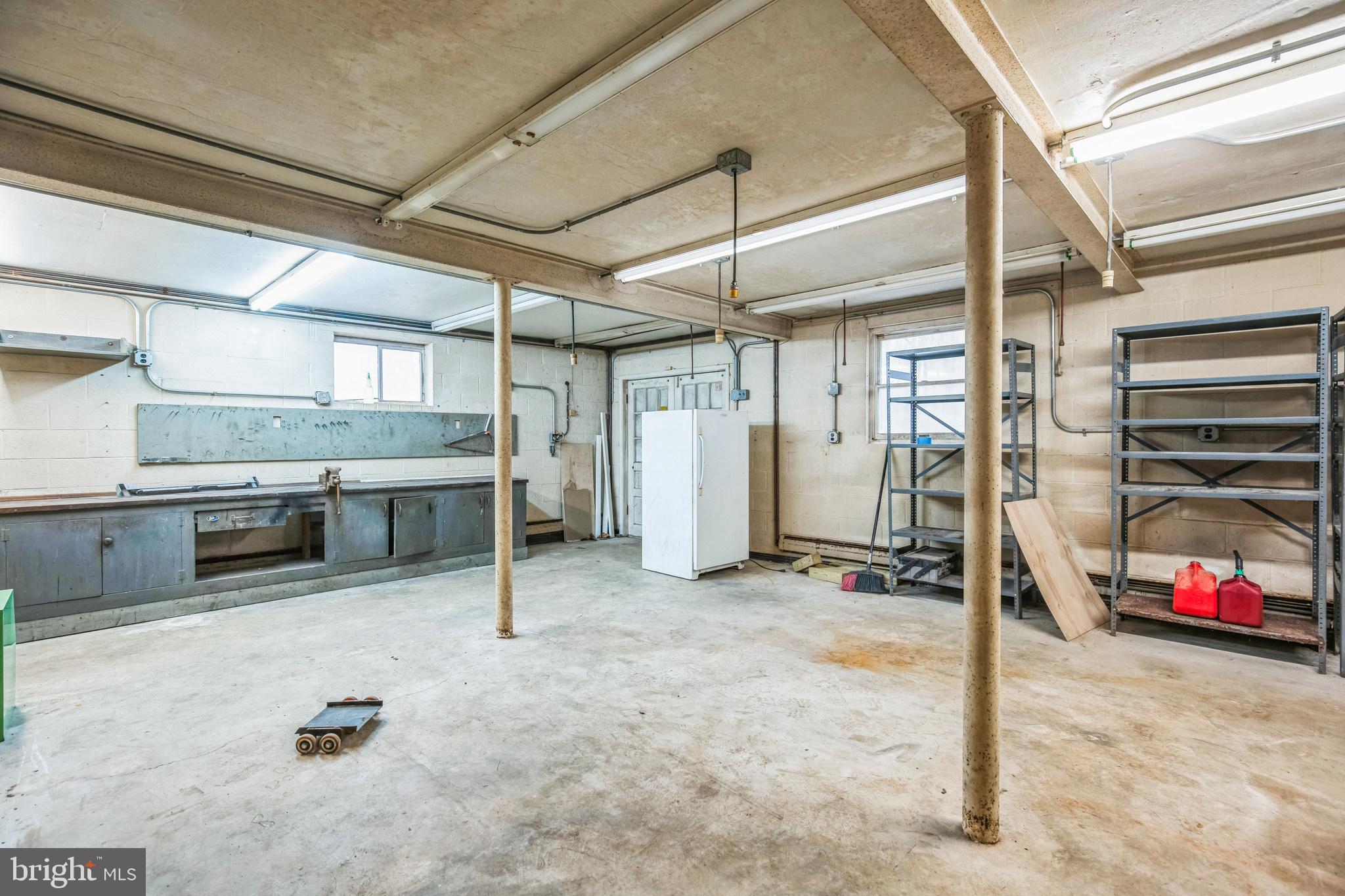 BROCK HALL - Residential