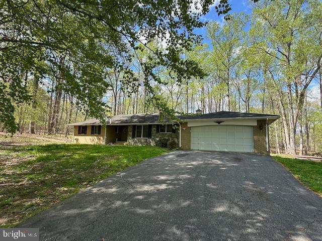BROCK HALL - Residential