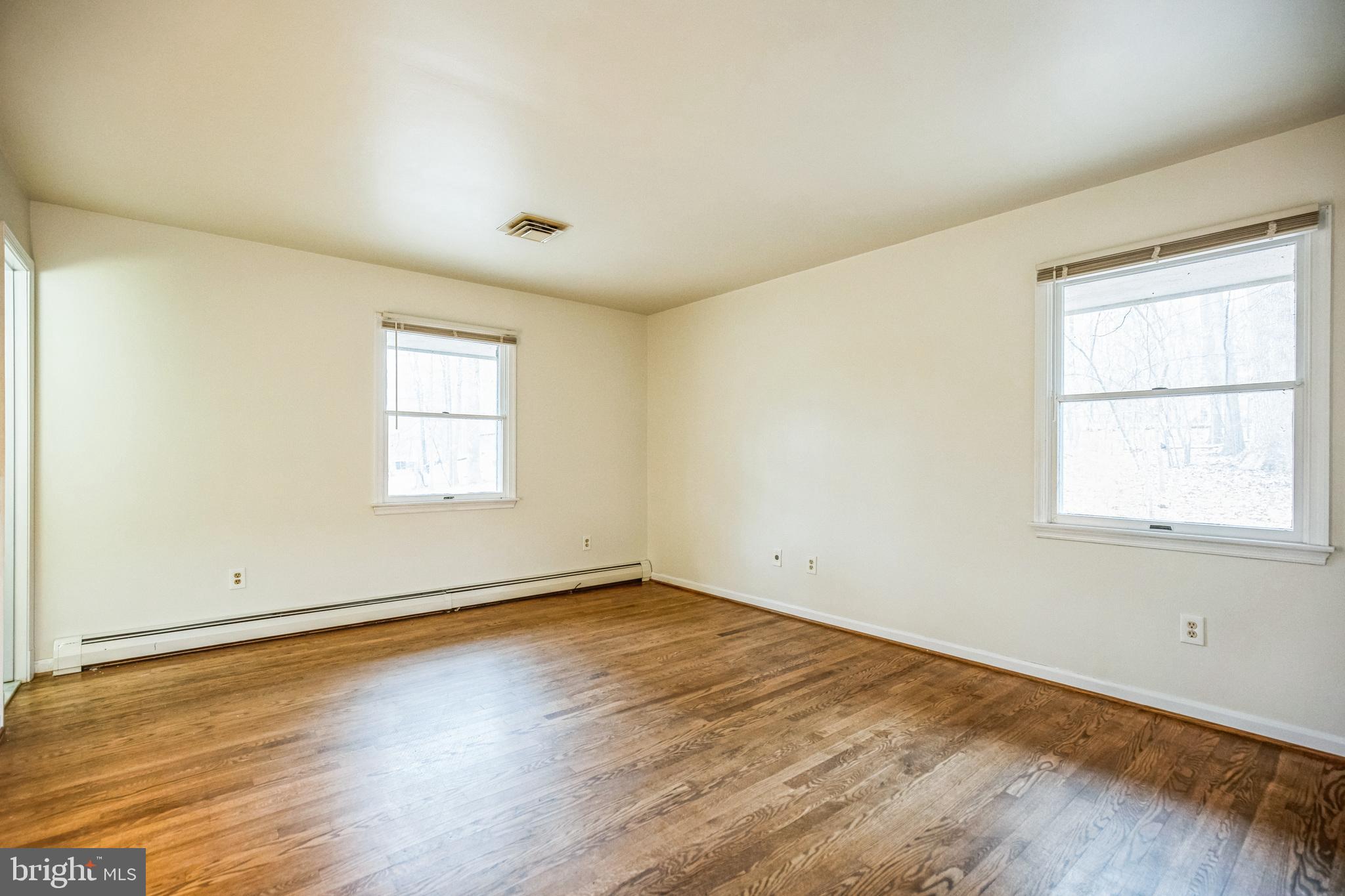 BROCK HALL - Residential