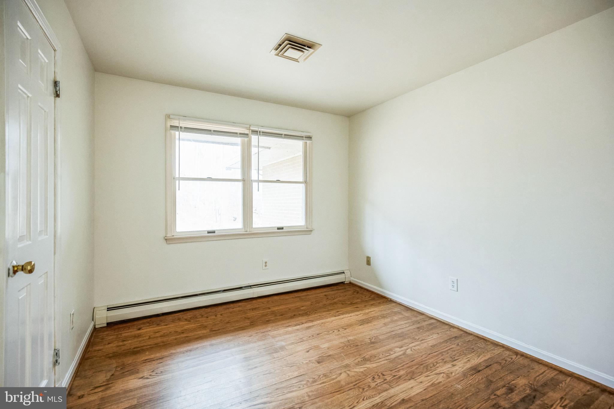 BROCK HALL - Residential