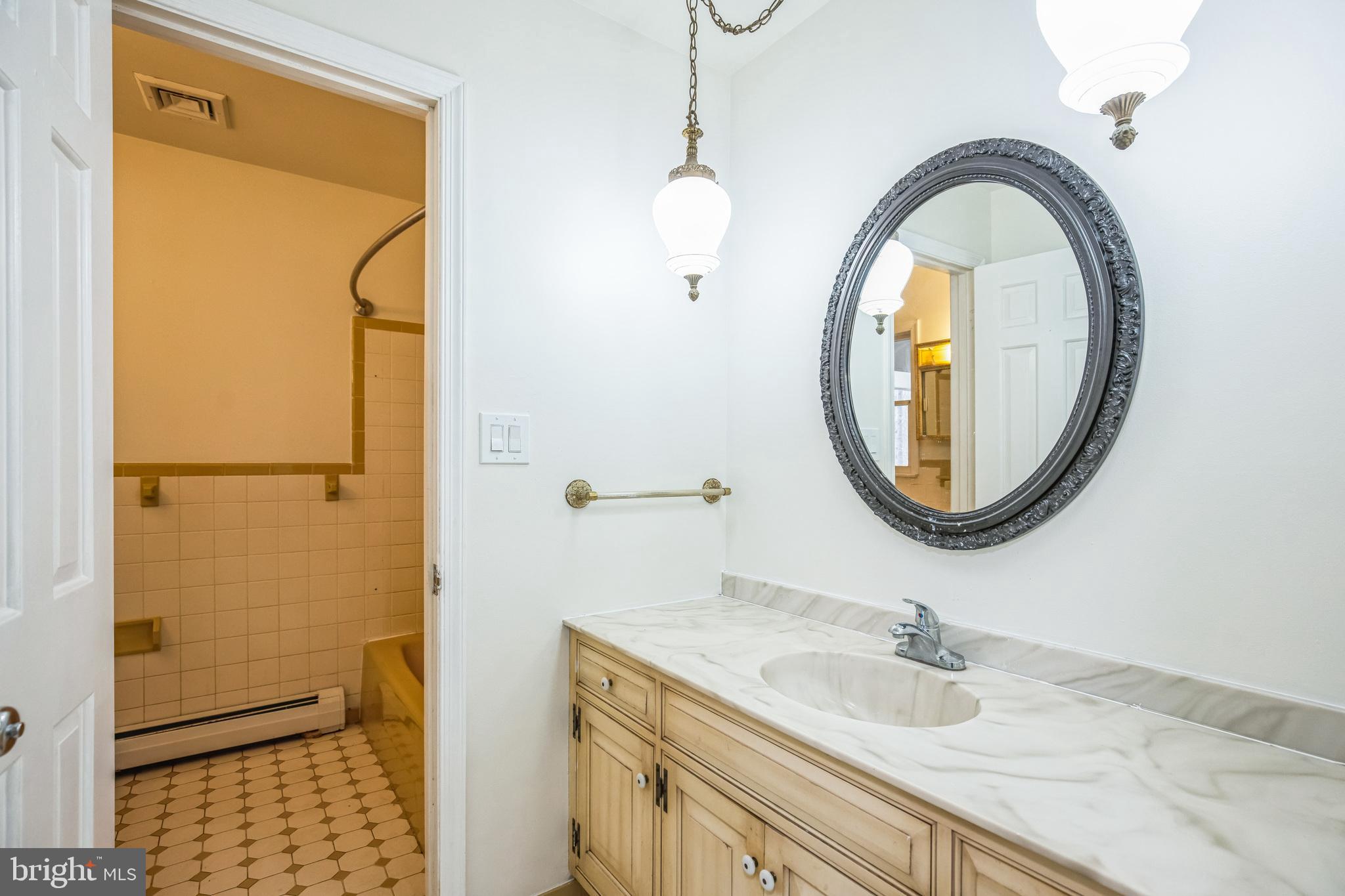 BROCK HALL - Residential